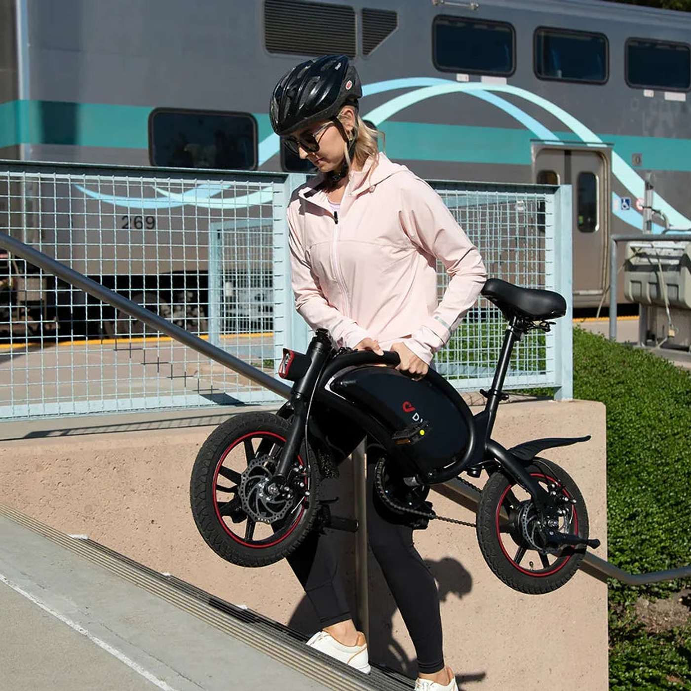 Riding the Waves: A Guide to Choosing an E-Bike Made for Surf, Sand and Sea Breezes