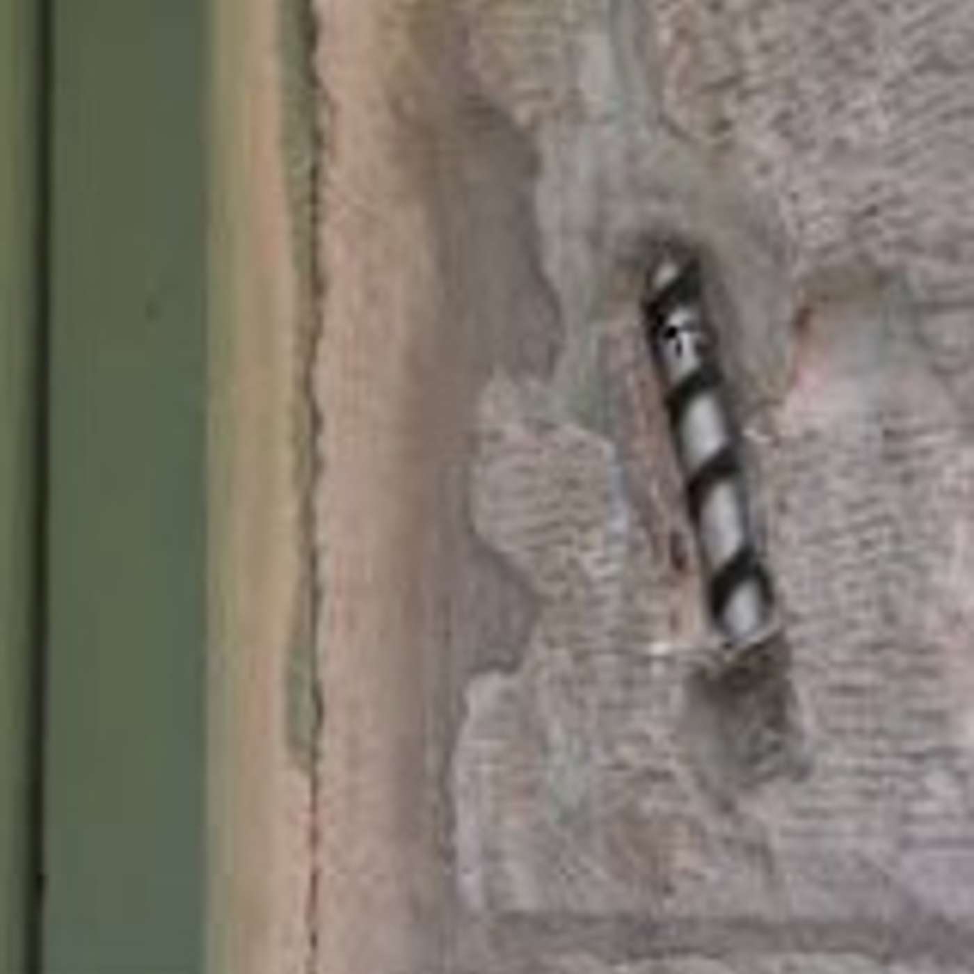 Episode 1019 - It's What's INSIDE That Counts! Mezuzah.