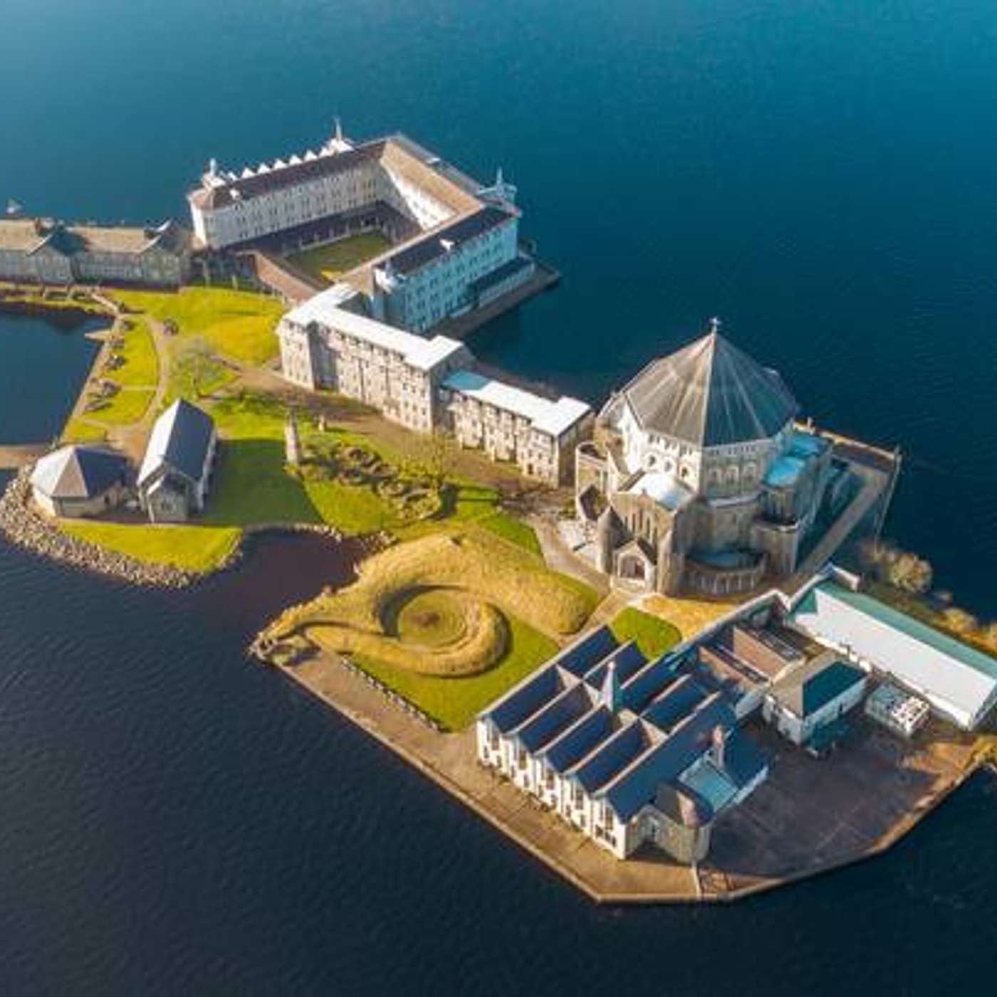 Lough Derg: An Irish oasis of peace, even during Covid-19 - 4 July 2021 (S11E33b) (SS102fm programme excerpt)