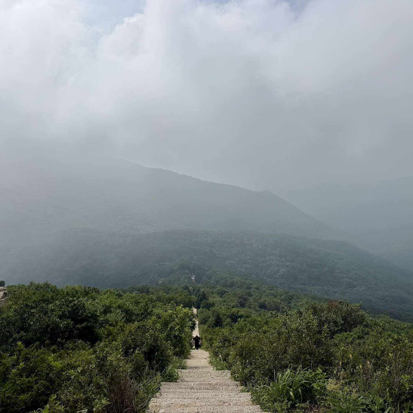 中国的“爬山”，可能和你想的不一样｜Hiking in China May Be Different Than You Think