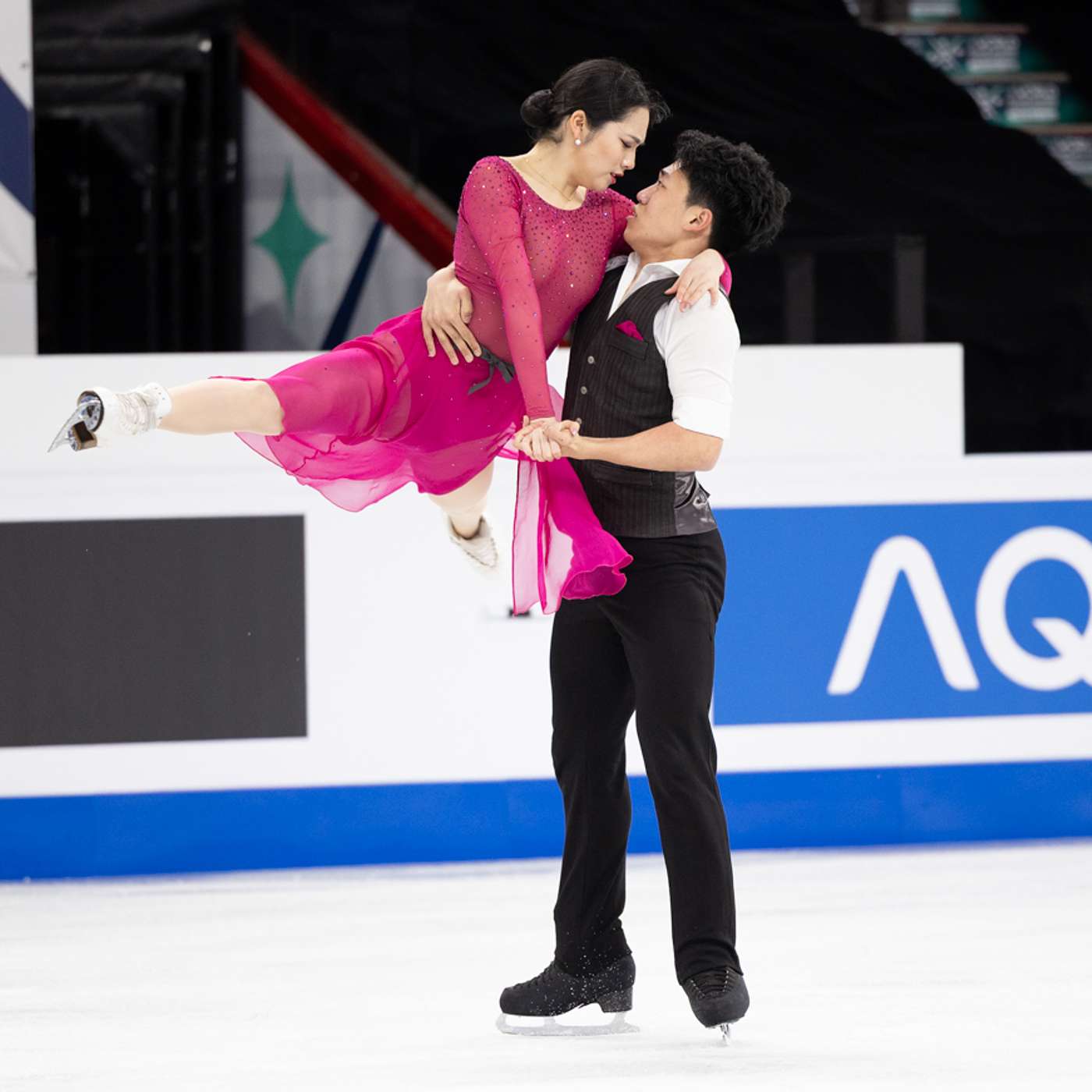 Korean Ice Dance Team's World Debut at 2024 Worlds - Hannah Lim and Ye Quan Interview episode artwork