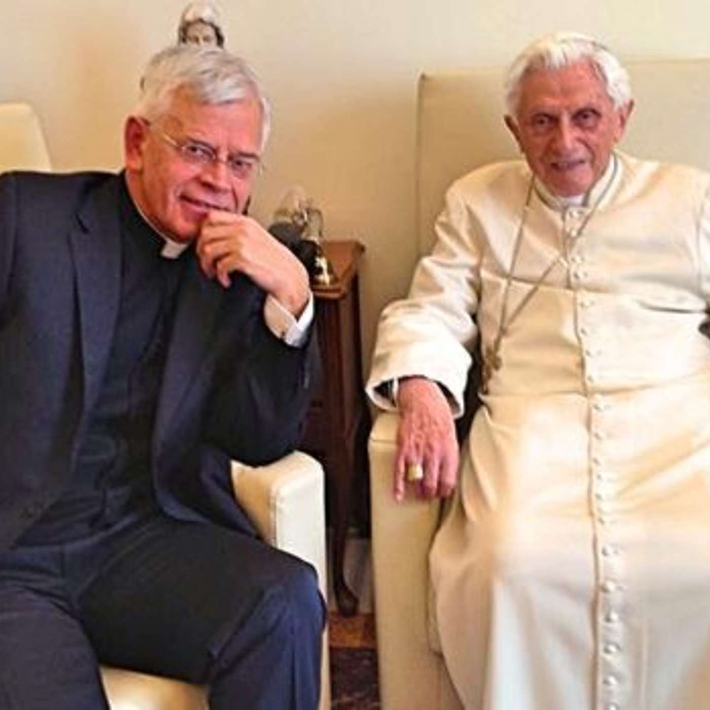 Episodio 551: 😲 INVOCA su MUERTE Benedicto XVI  ¿Se nos quiere morir el Papa Emérito⁉ Hablemos de la Muerte / Luis Roman episode artwork