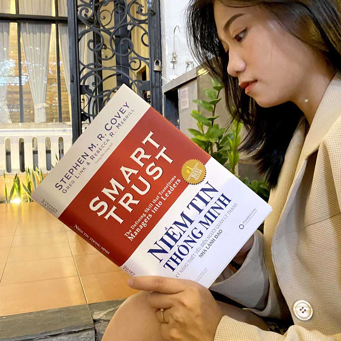 Tóm tắt sách Niềm tin thông minh - Làm thế nào để tin trong một thế giới có niềm tin thấp