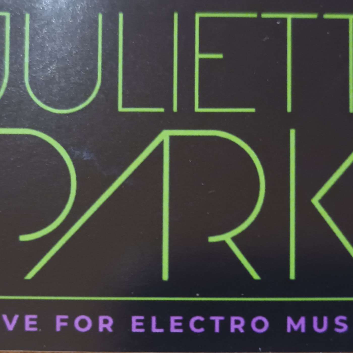Beach Party 2025 / 1: presenting DJ Juliett Park from Boulogne s/Mer in a French Electro to Trance mix (podcast only)