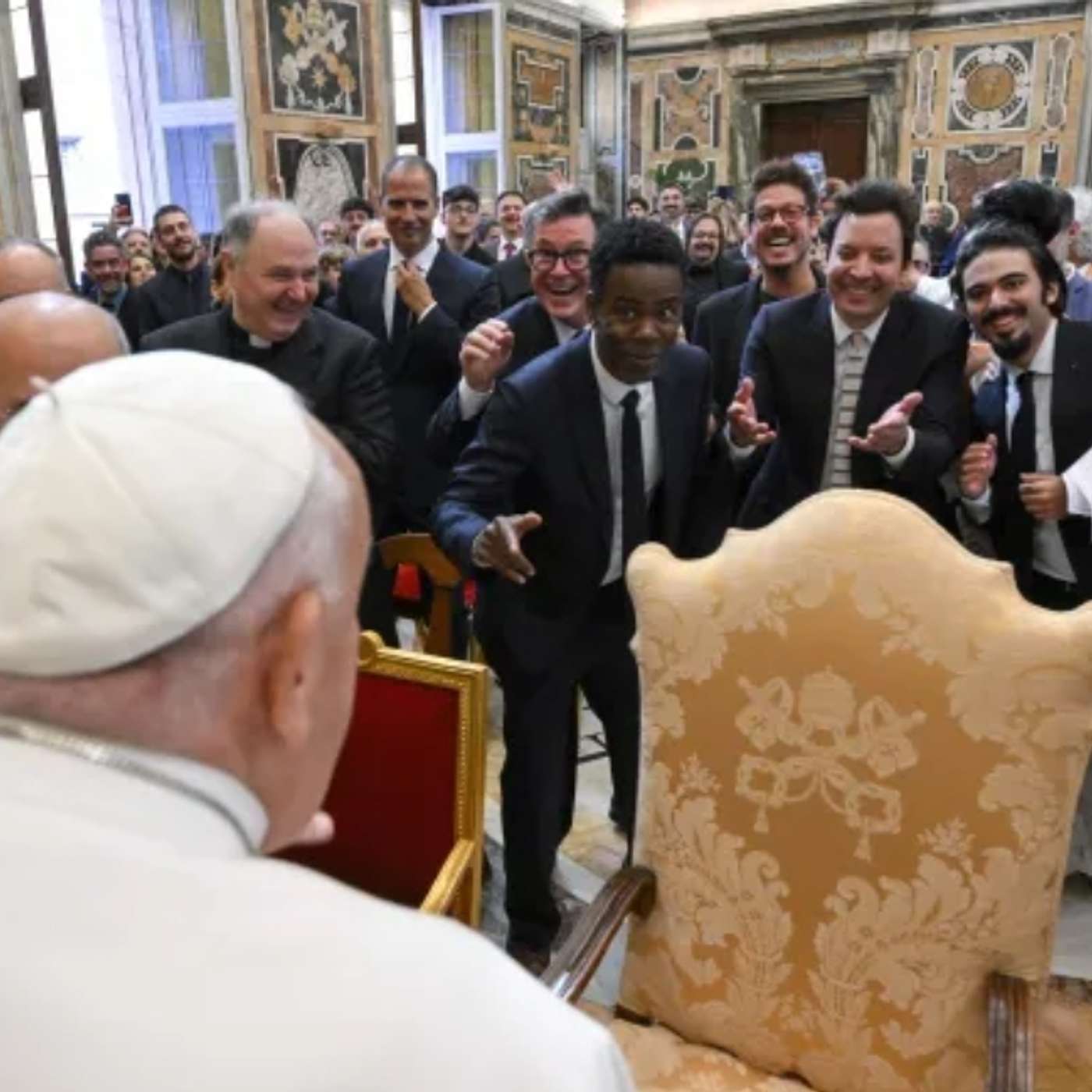 Perspectiva Católica: 🤣 COMEDIA En El Vaticano  😯 El Papa ADVIERTE al G7 De La INTELIGENCIA ARTIFICIAL / Luis Román