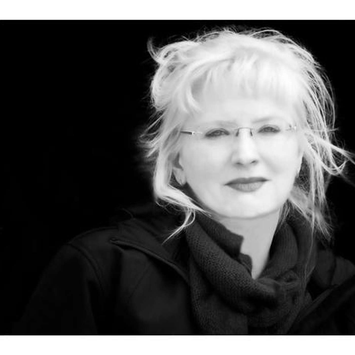 Thrills and Literal Chills with Girl In Ice Author Erica Ferencik on Book Lights episode artwork