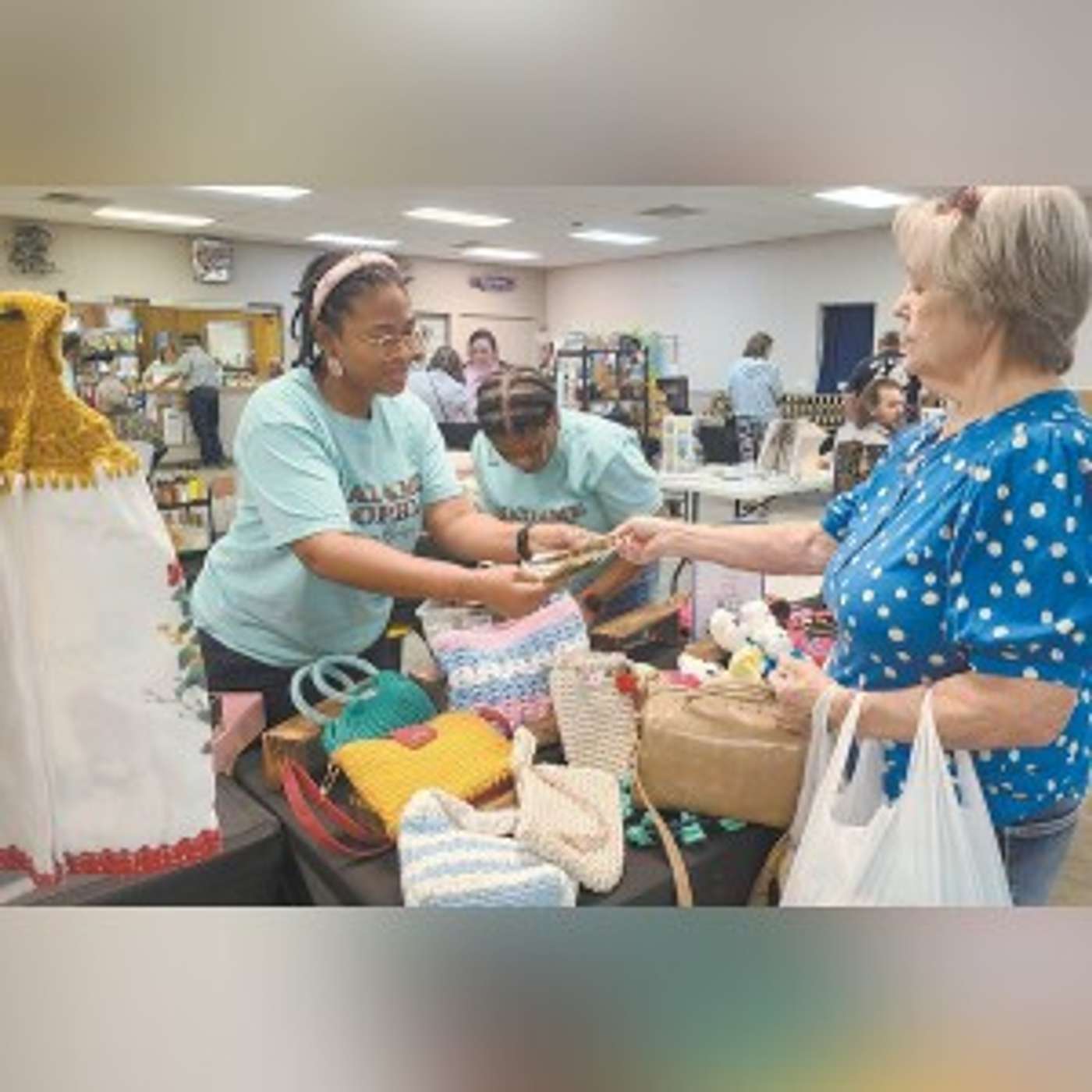 Craft show attracts shoppers in Falls City episode artwork