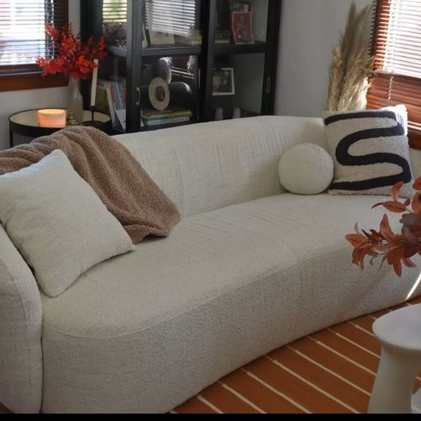 The Ultimate Couch for Nintendo Switch: Finding the Perfect Seating for Handheld and TV Gameplay episode artwork