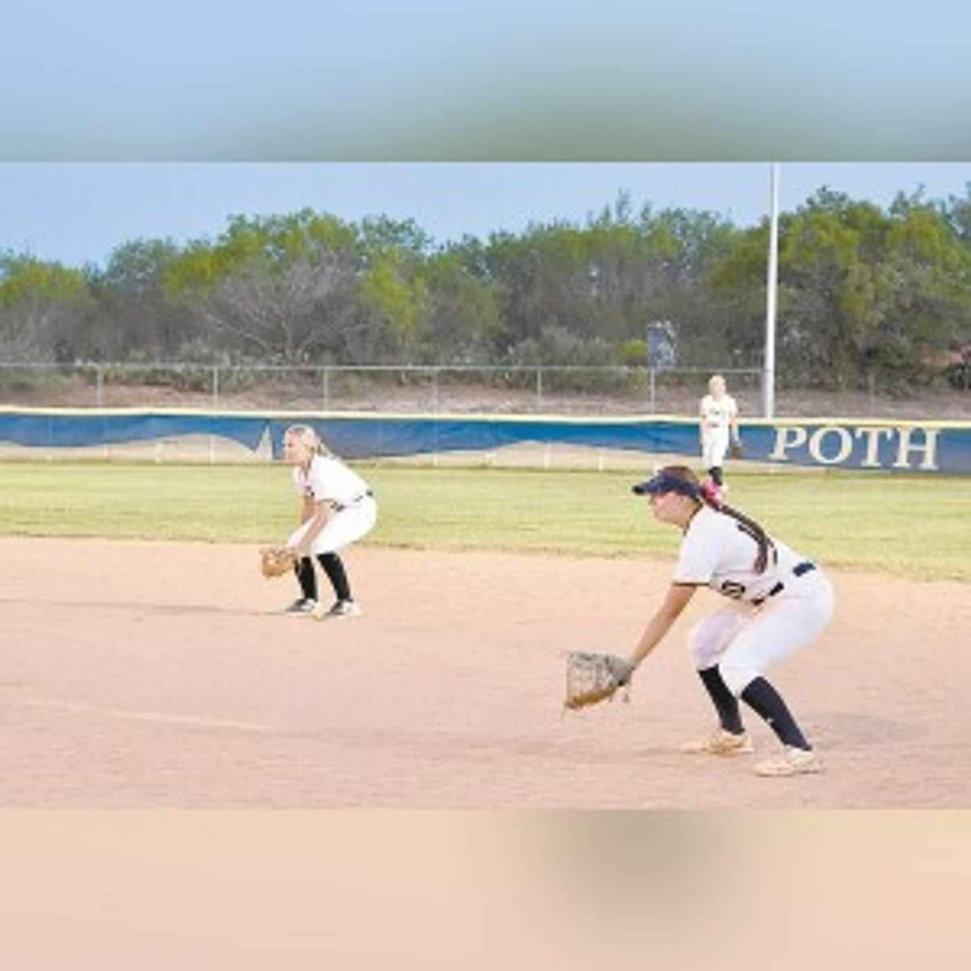 PIRETTES DOMINATE LADY MUSTANGS episode artwork