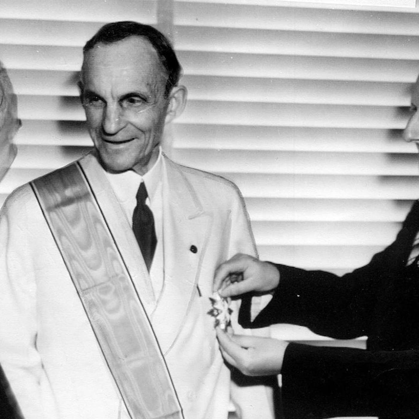 Fake news, Henry Ford, and the Dearborn Independent. With Dr. Victoria Woeste episode artwork