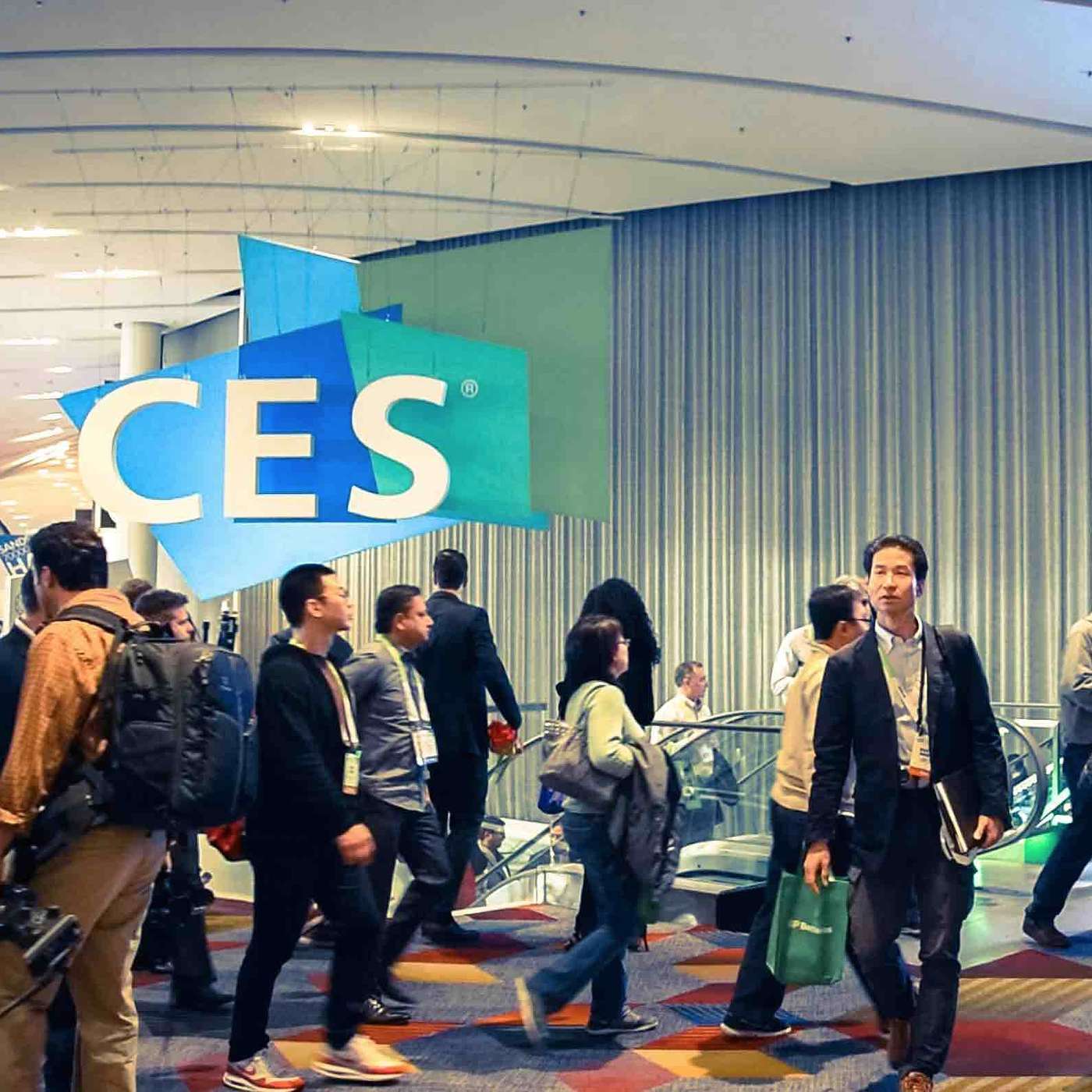 Electric Runway Episode 7: CES Recap & High-Tech Friendship Bracelets