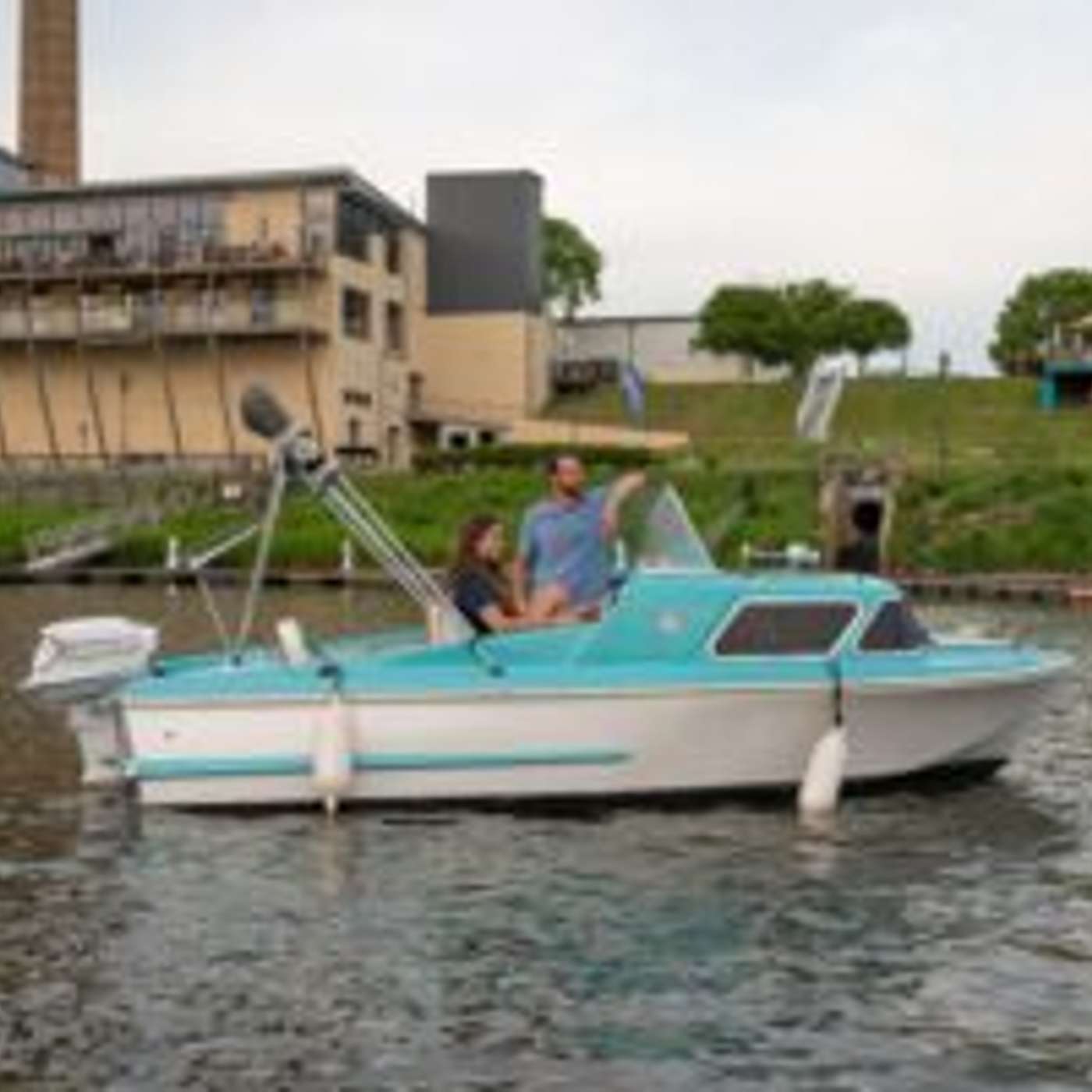 Retro-style boats available for rent on James River episode artwork