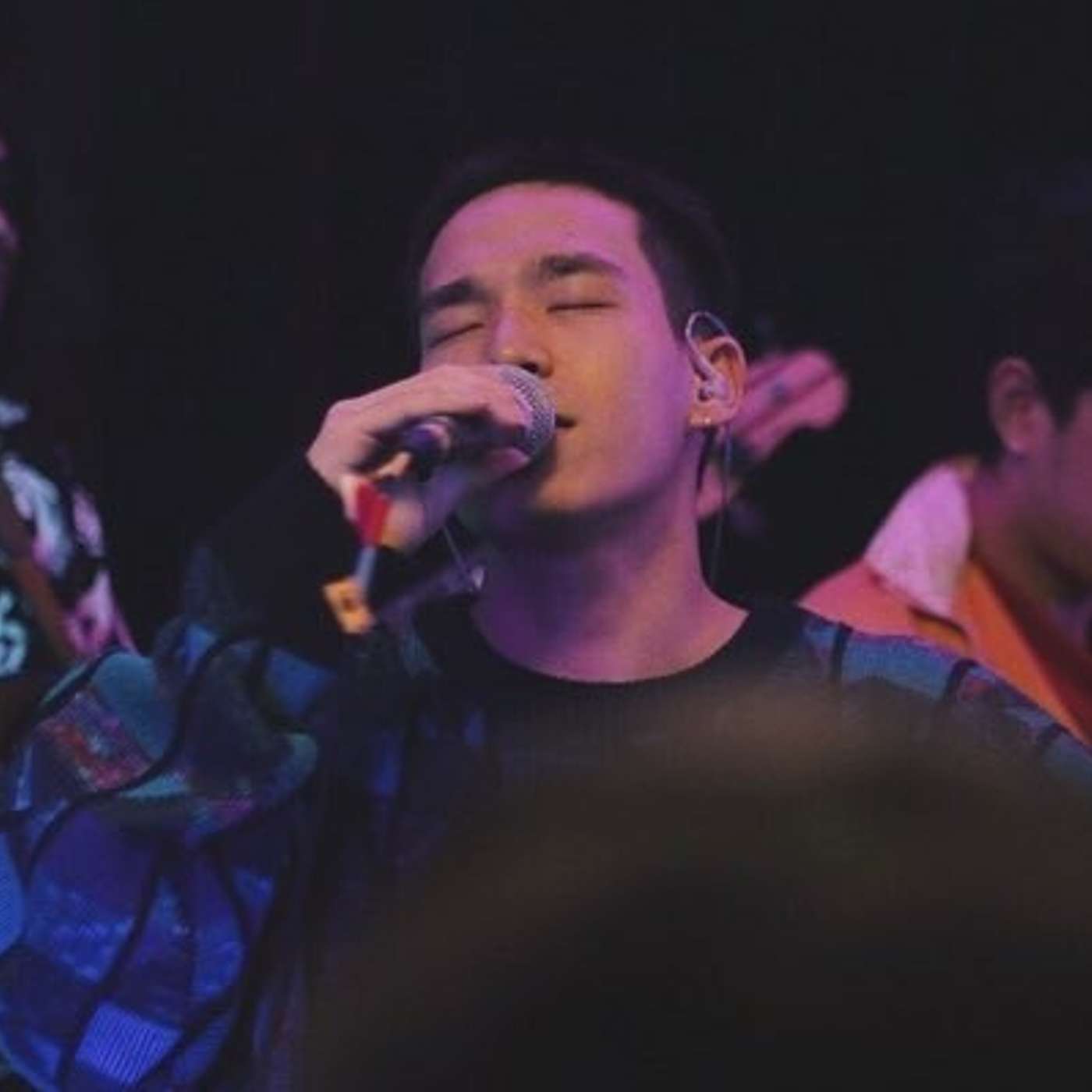 LK: Tình không tên cũng chỉ để quên LK: Tình không tên cũng chỉ để quên