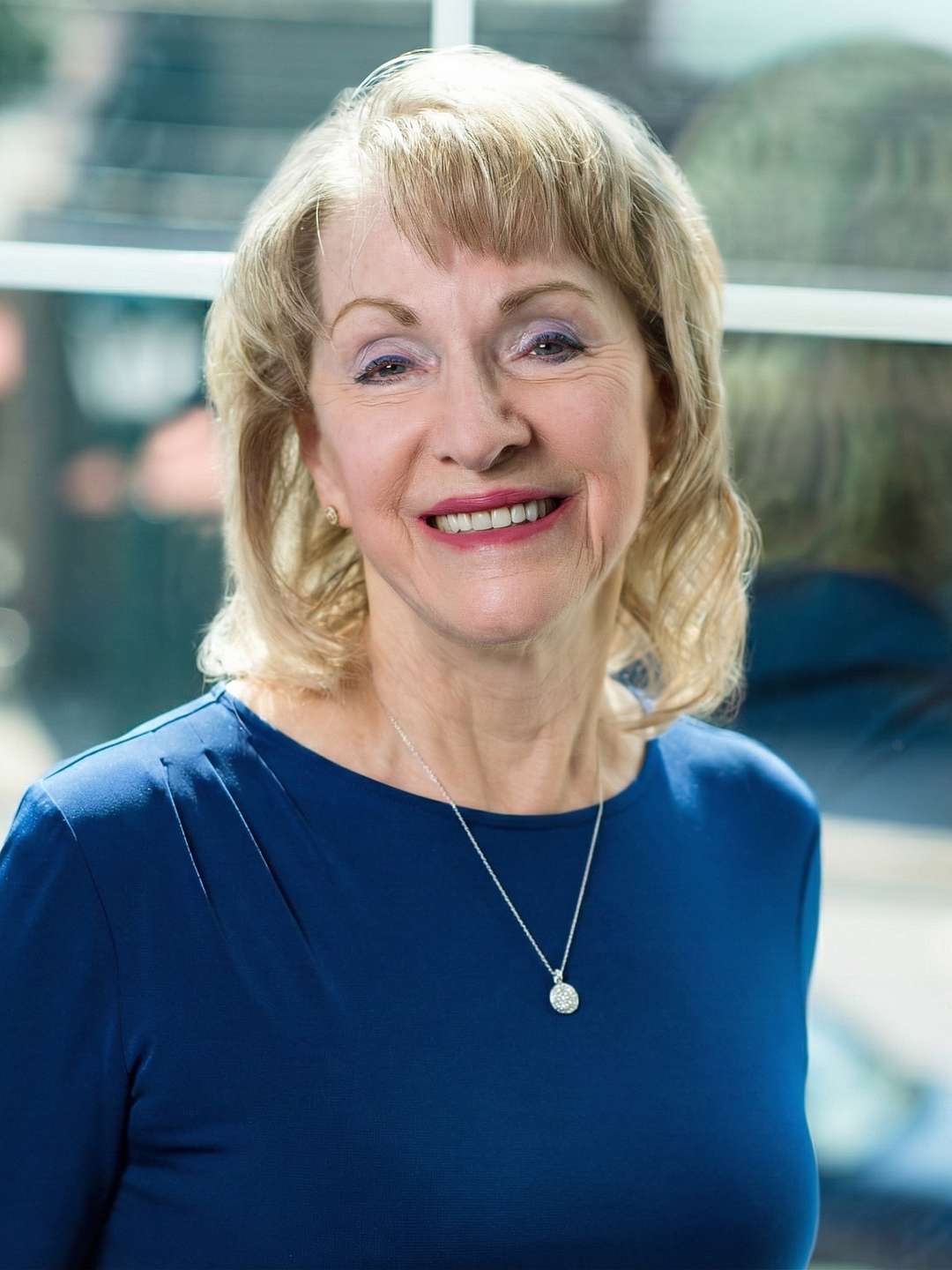 Dr. Christine Silverstein