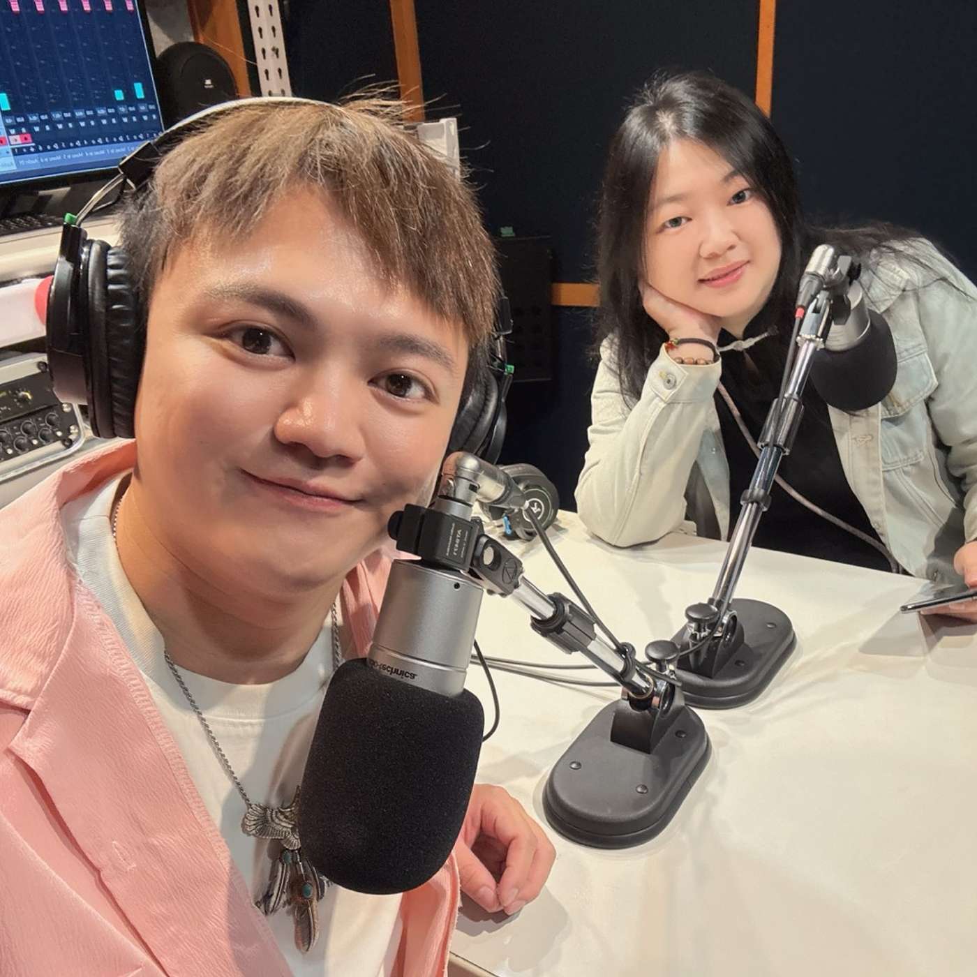 【百工圖 EP.27】萬聖節巫市集重磅來襲！專訪女巫金金：Cody調香初體驗現場敲碗，許願巫市集巡迴的魔法藍圖(下集) episode artwork