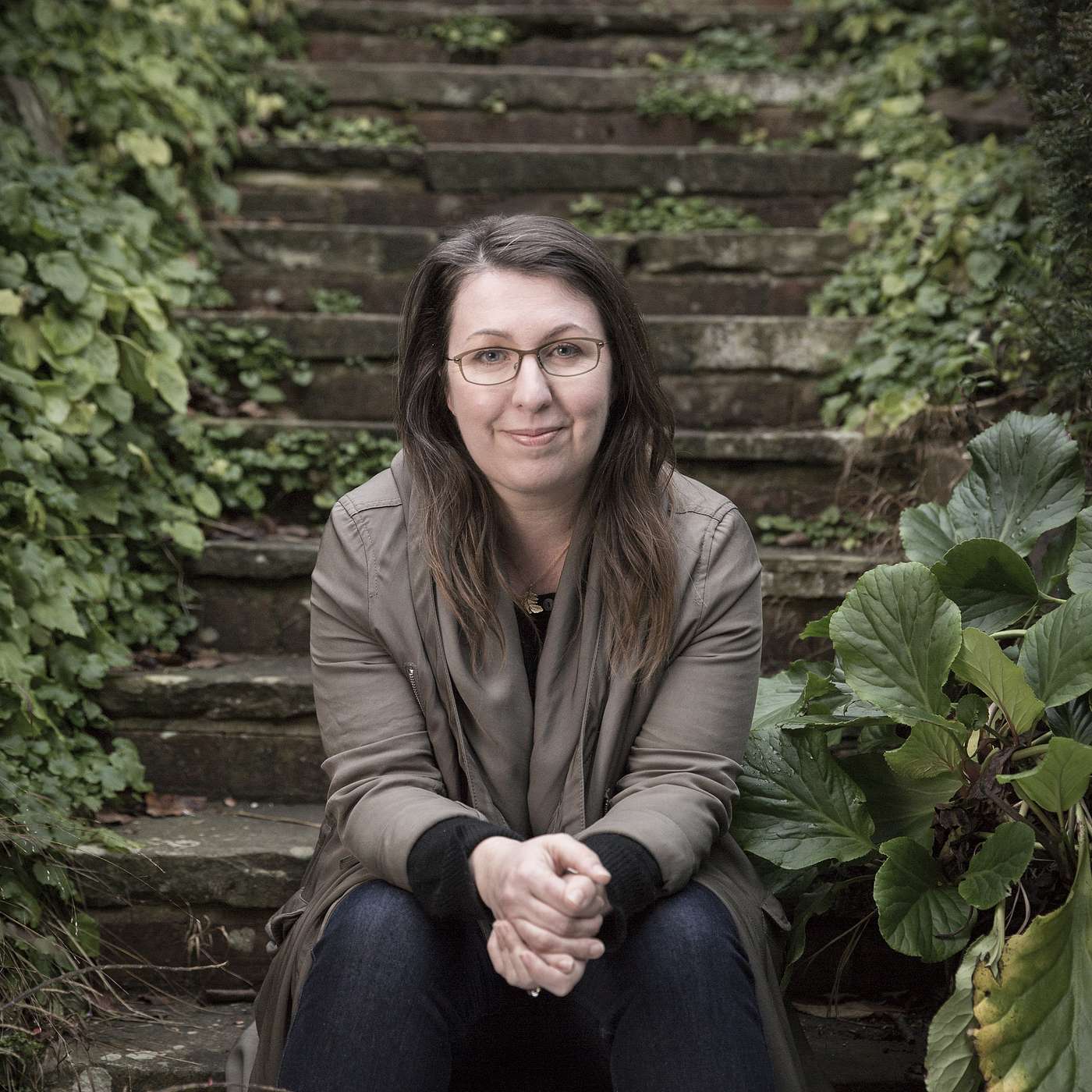Ruth Ware on isolation and claustrophobia in her latest psychological thriller 'The It Girl' episode artwork
