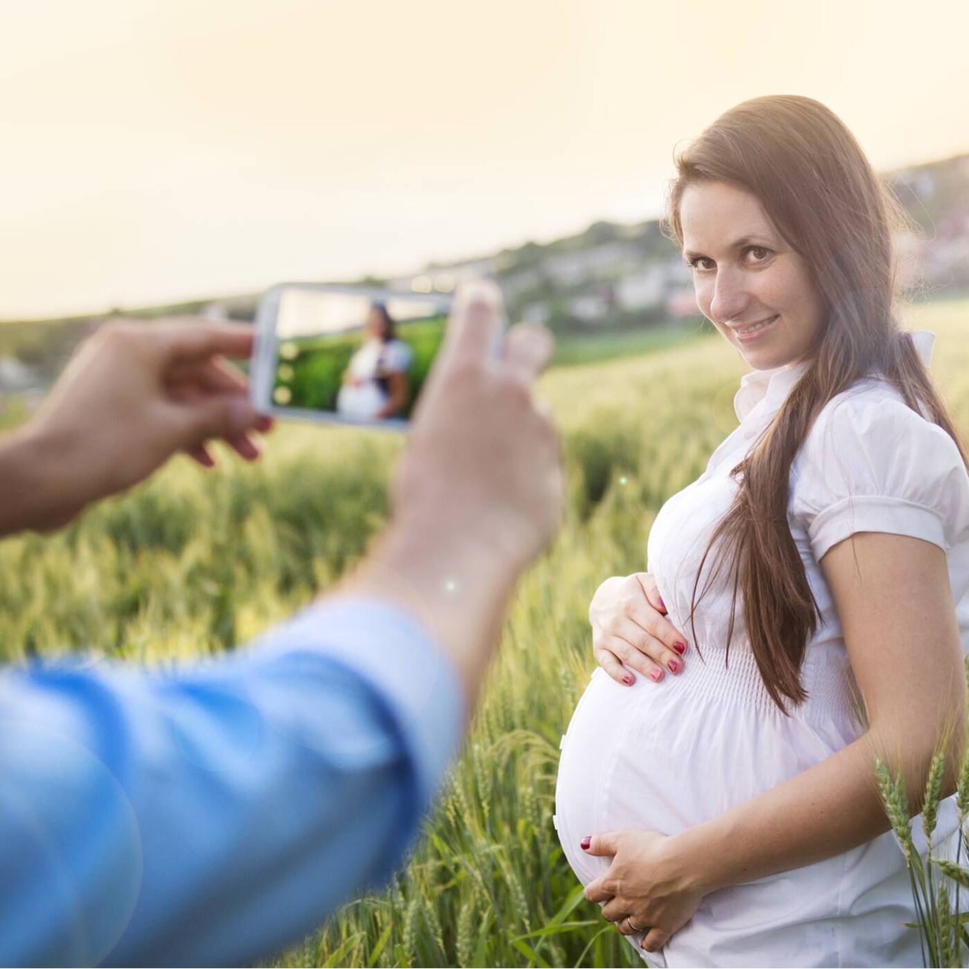 "Is It OK To Date While Pregnant?" This is What 2022 Has Become {Reaction} } Helios Blog 405