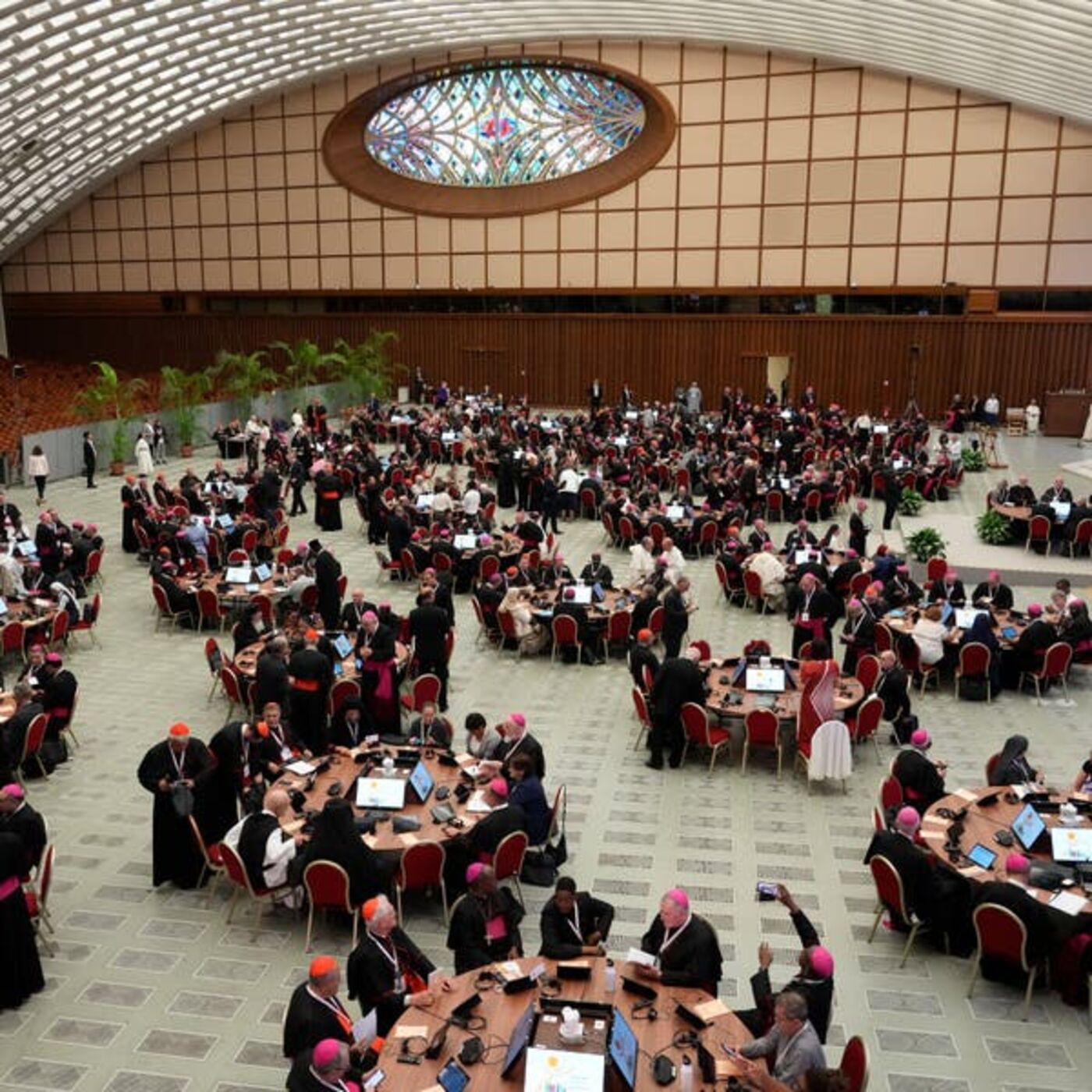 Episodio 892: Una Nueva Iglesia La Iglesia Sinodal / Sr Julio Loredo con Luis Román