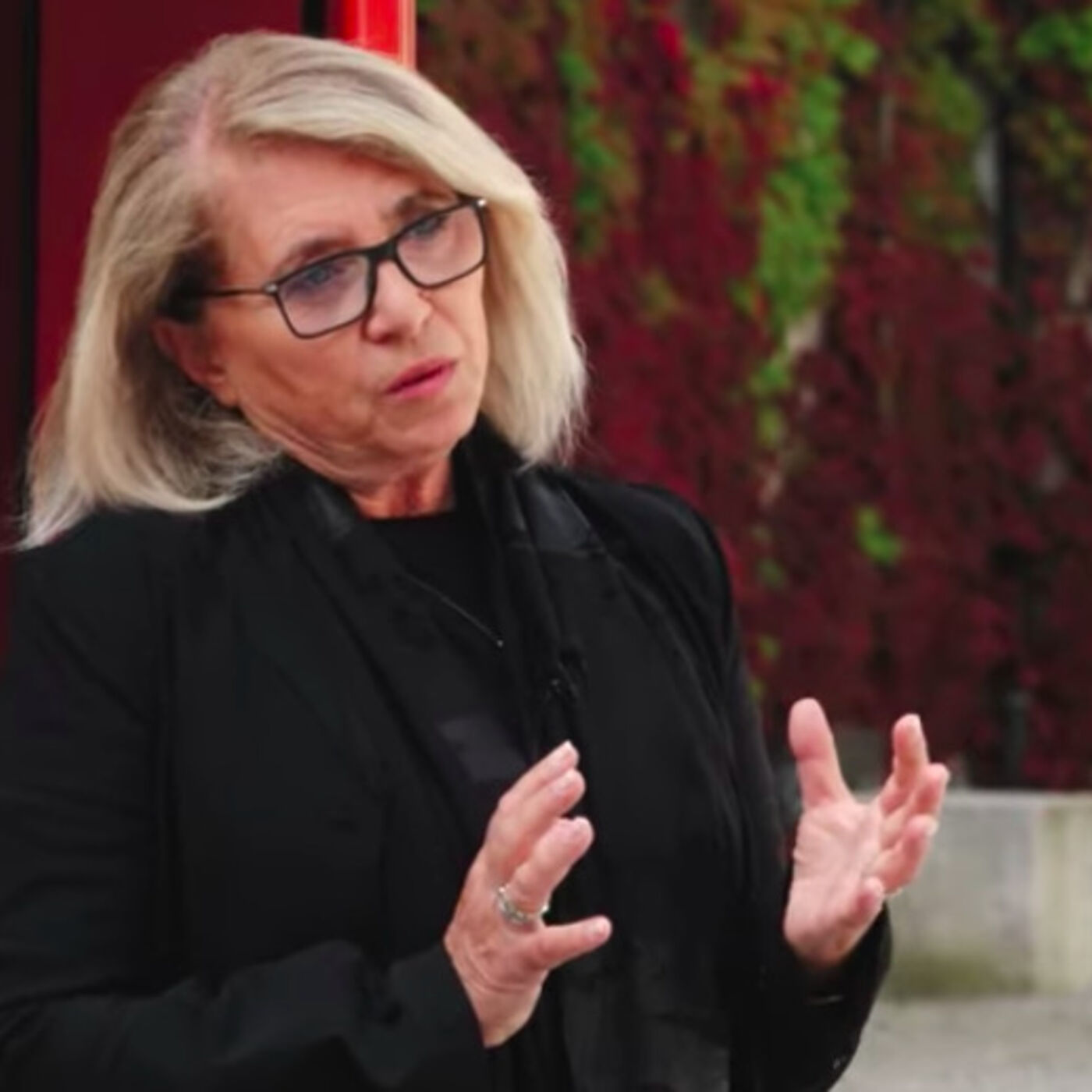 Iščem stanovanje ... Sto let organizirane stanovanjske gradnje