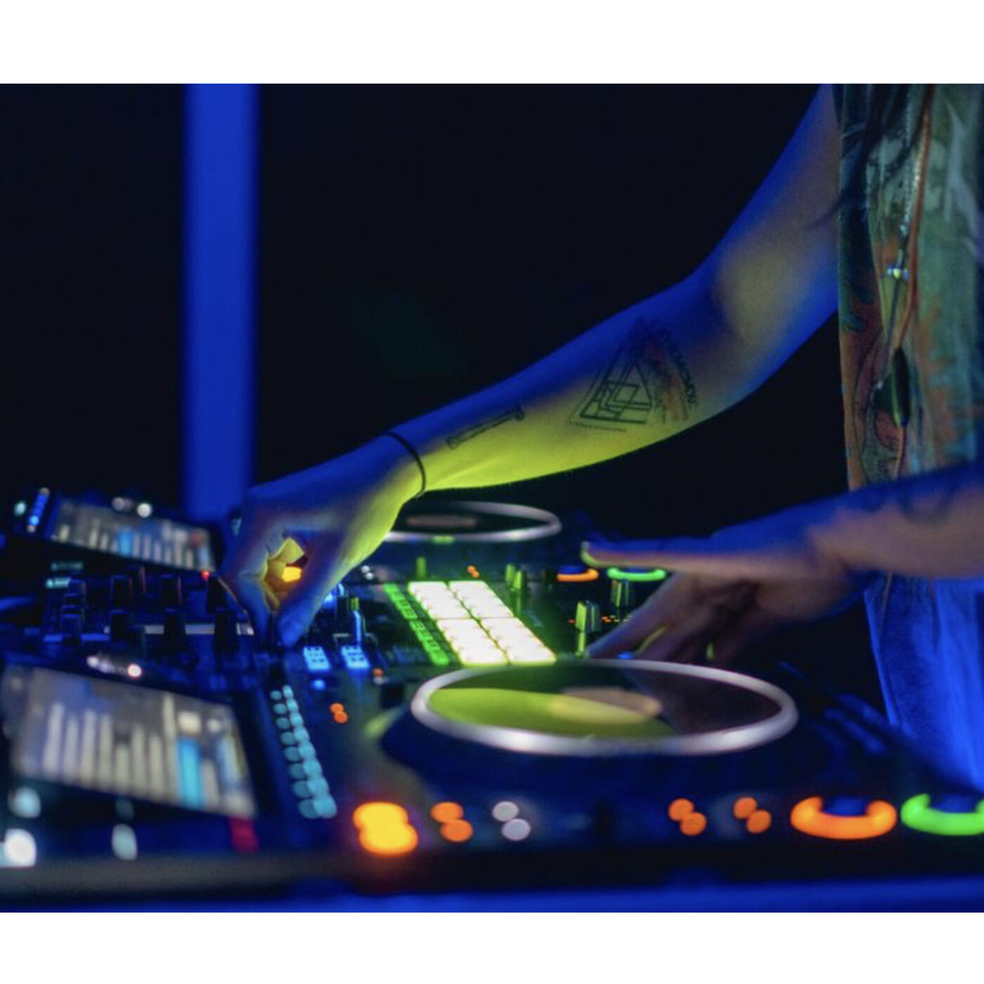 Monday, December 4, 2023 - PSST, let me tell you a STORY, 7 words guaranteed to draw your audiences closer!