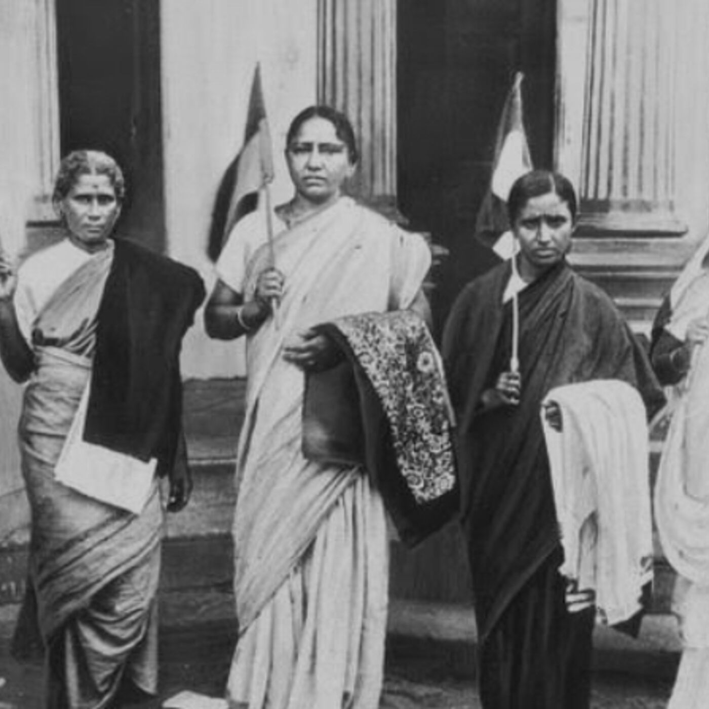 Mahaneeyula Jeeevithalu
