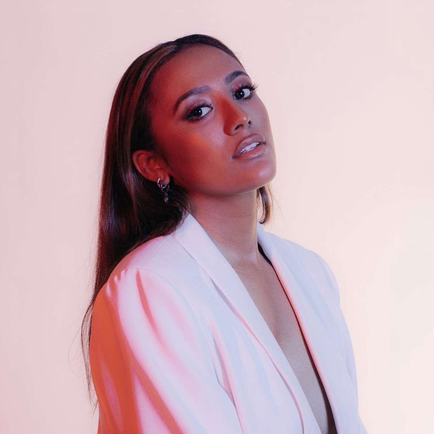 Lyric Claudette Ontiveros: Singer / Best GF Ever / Creative Director to Life
