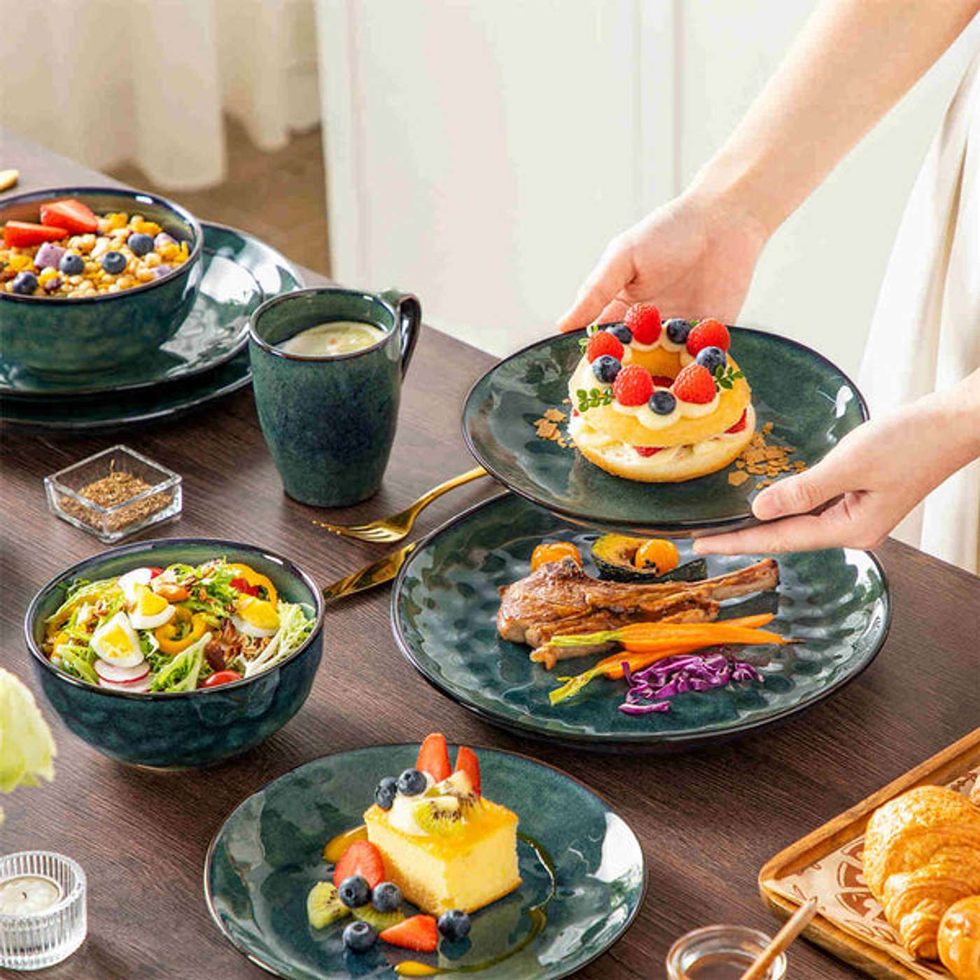 Picking Green Dinnerware: Fashion, Health, And Cost-Effective Choices