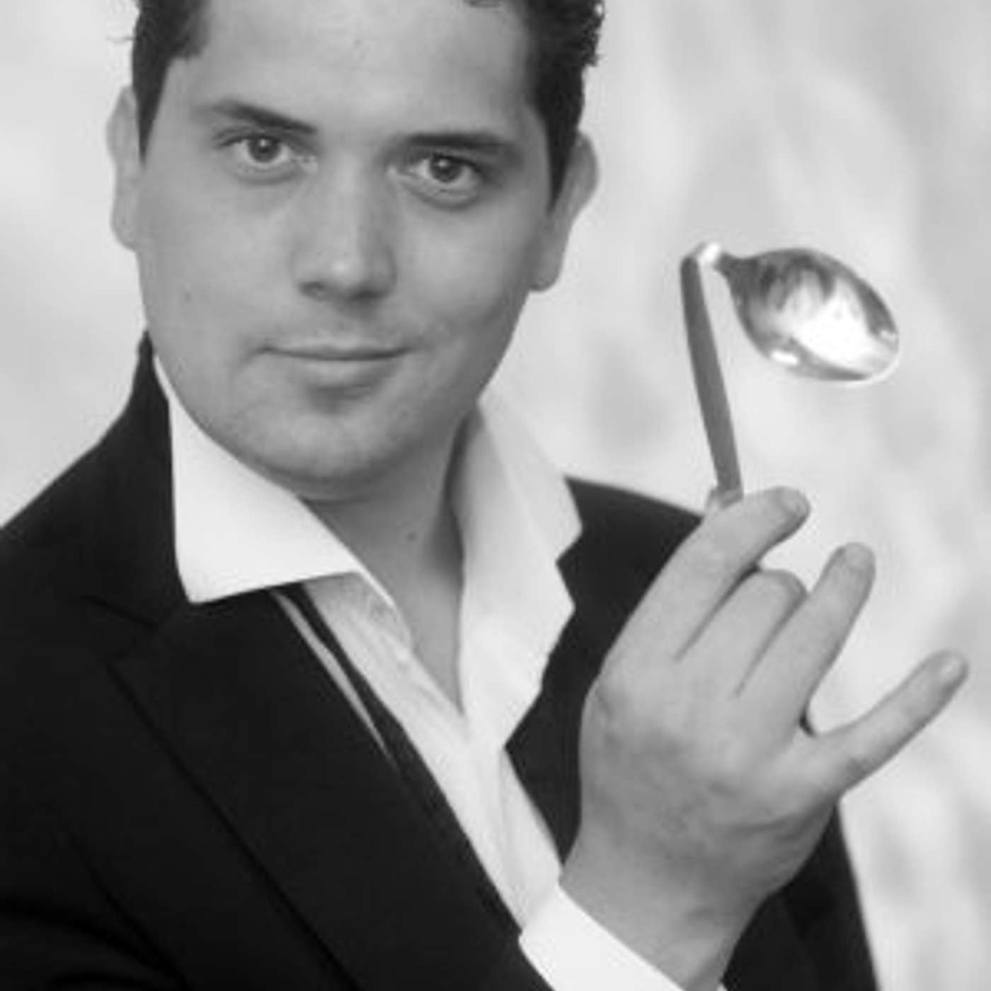 Michael J Fitch - A Touch of Magic - Eyes & Teeth - Season 10 Edition 13