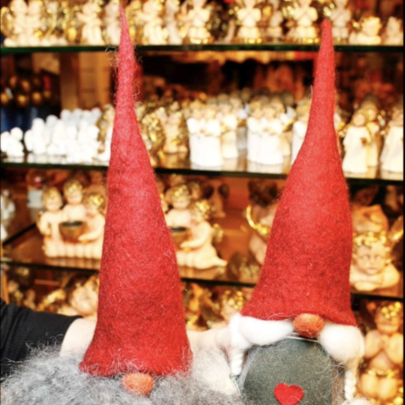 Juovlamánu 15. beaivi: Morten áigu álás­modeallan álgit bargat