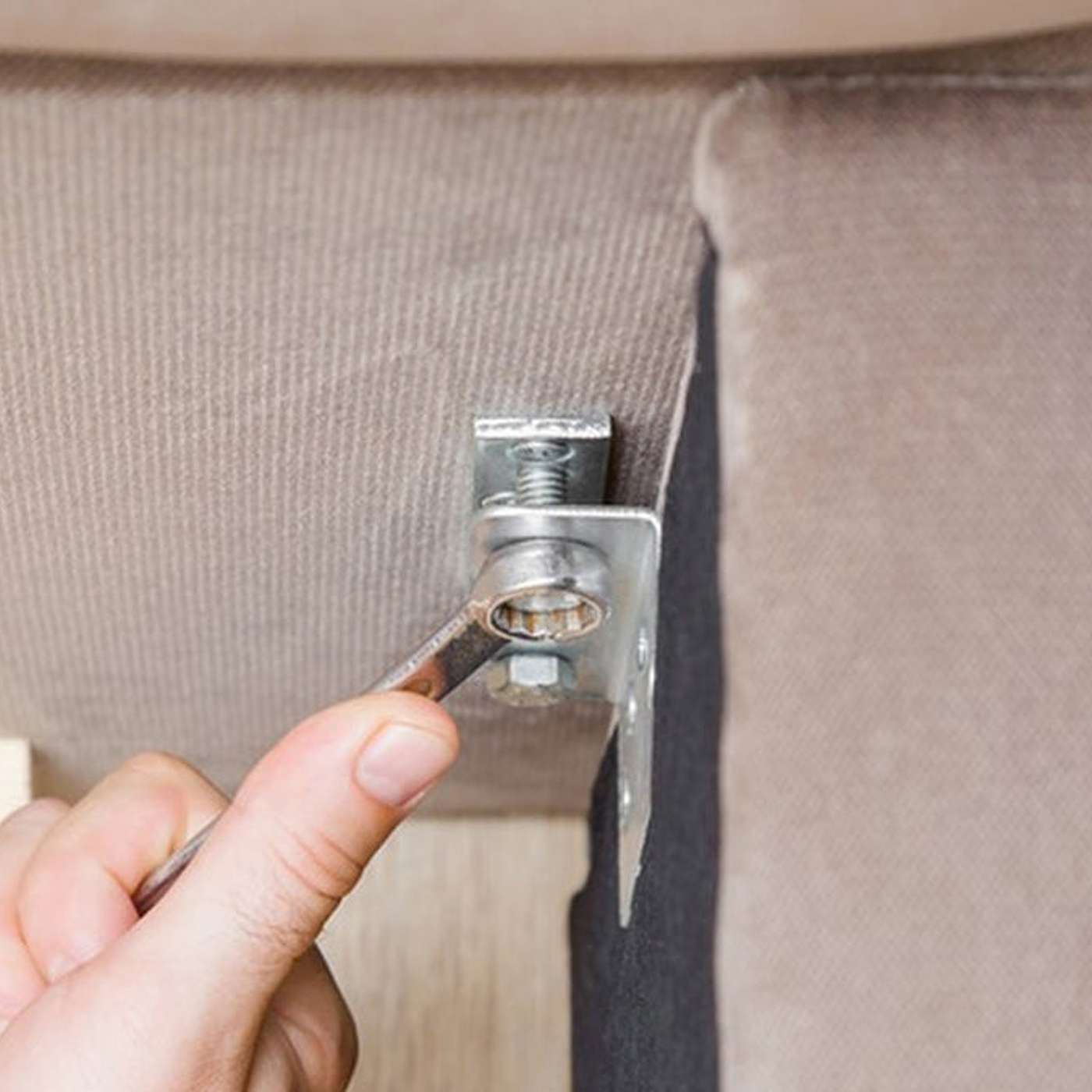 How to Fix a Recliner That Won’t Stay Reclined?