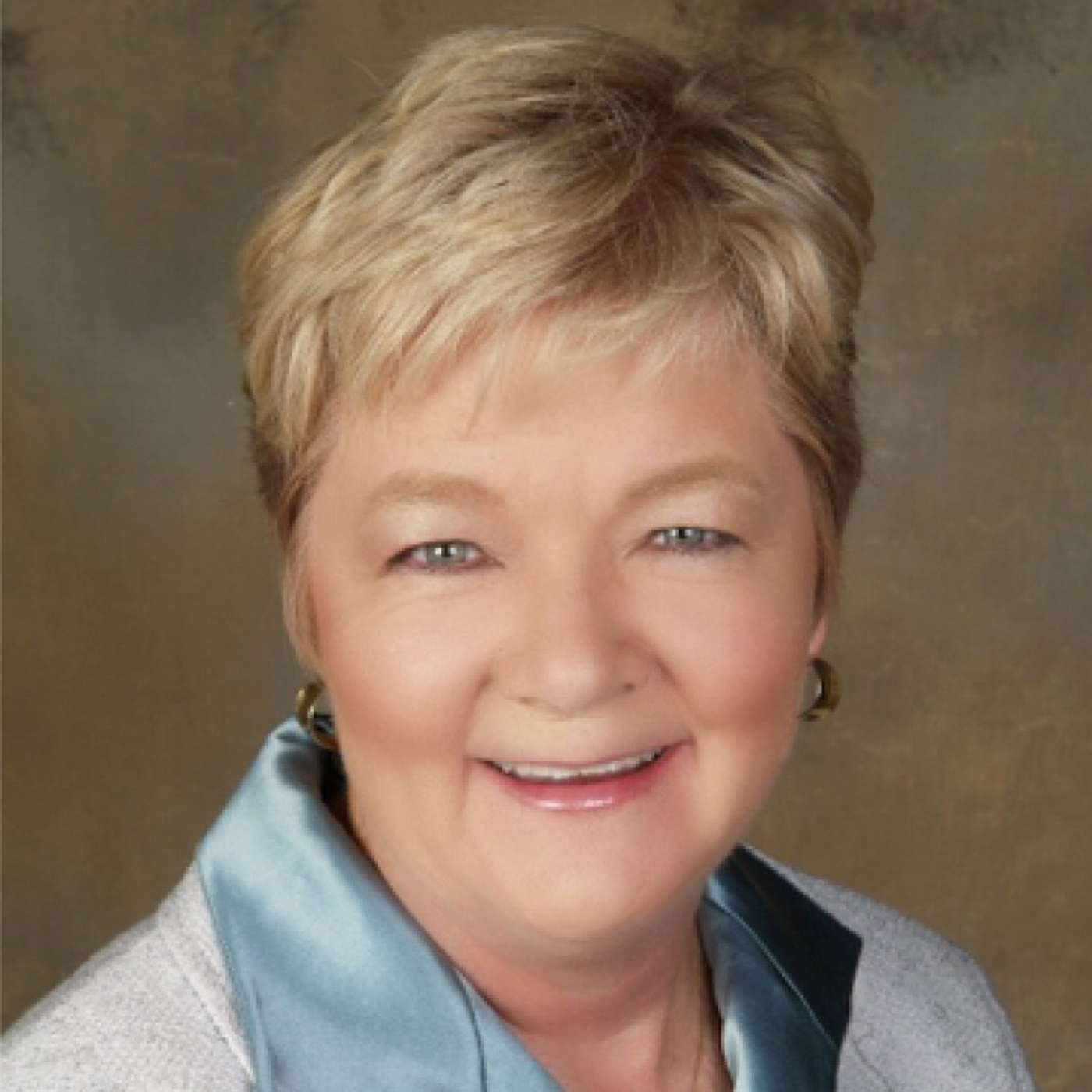 #14: Could you sell your home, take off in an R.V. for 3 yrs and write a book while on your journey? Well, Ilene Dillon did. episode artwork