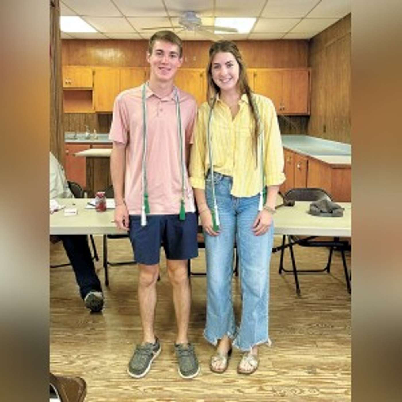 Three Oaks 4-H Club awards seniors, offers service episode artwork