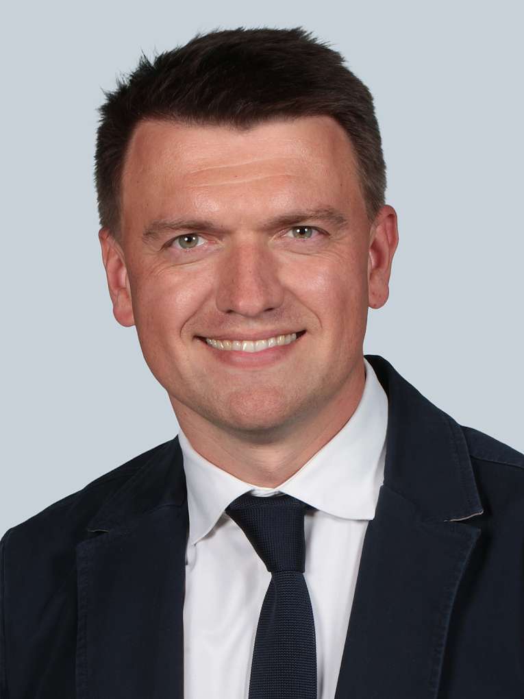 Dr. Denis Poddubnyy