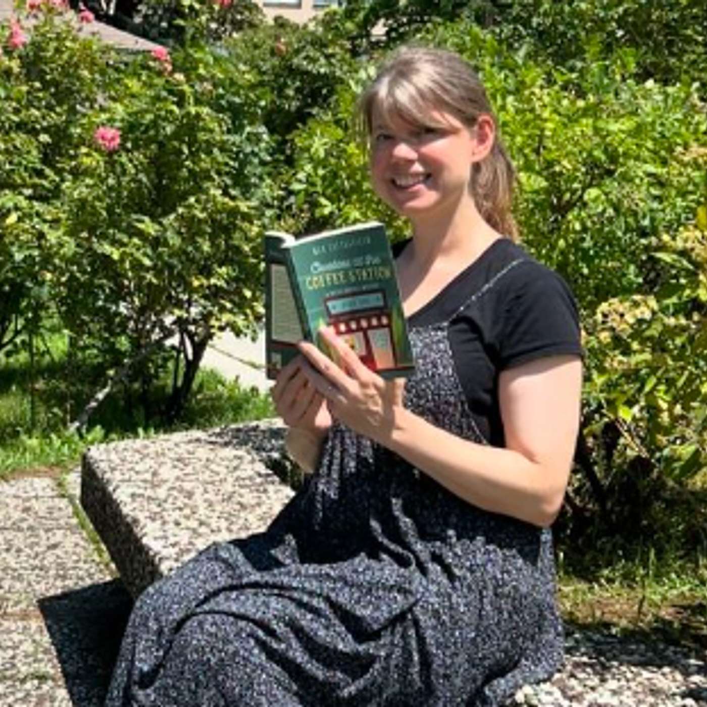 Exploring Life in Japan and Cozy Mysteries with Bee Littlefield