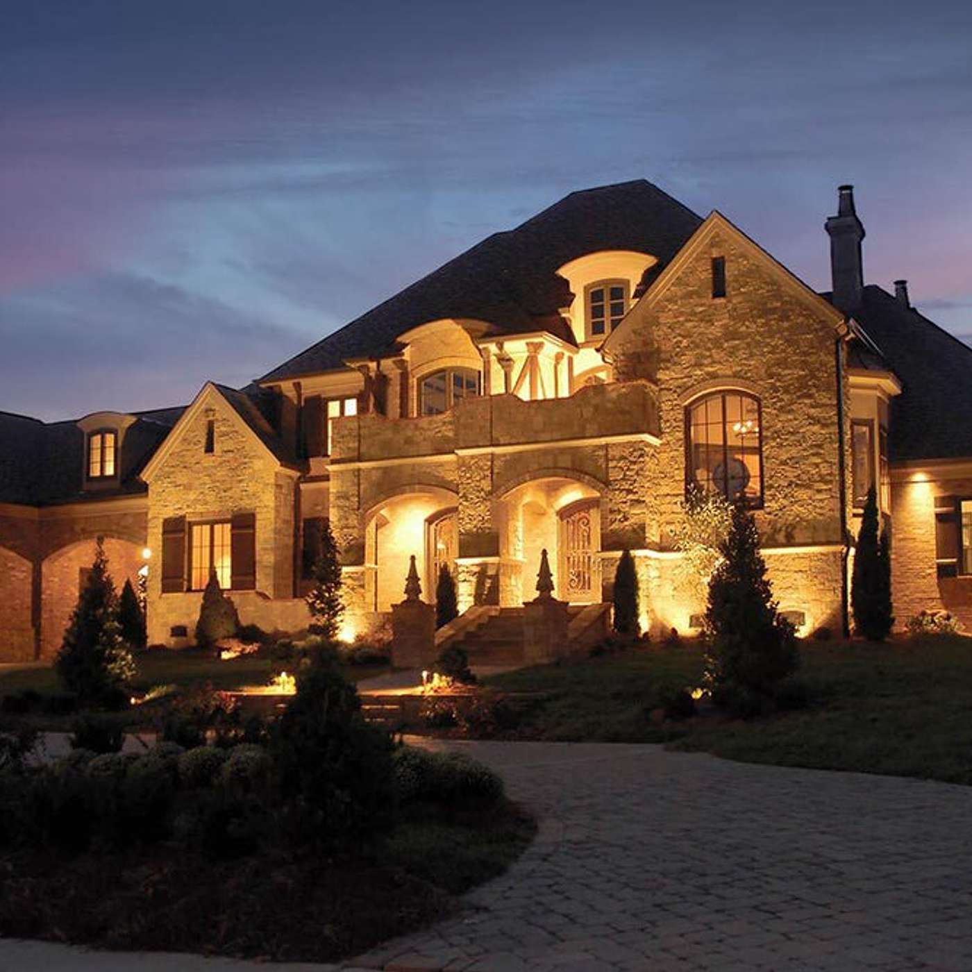 Outdoor Lighting for Trees (Uplighting vs. Downlighting)