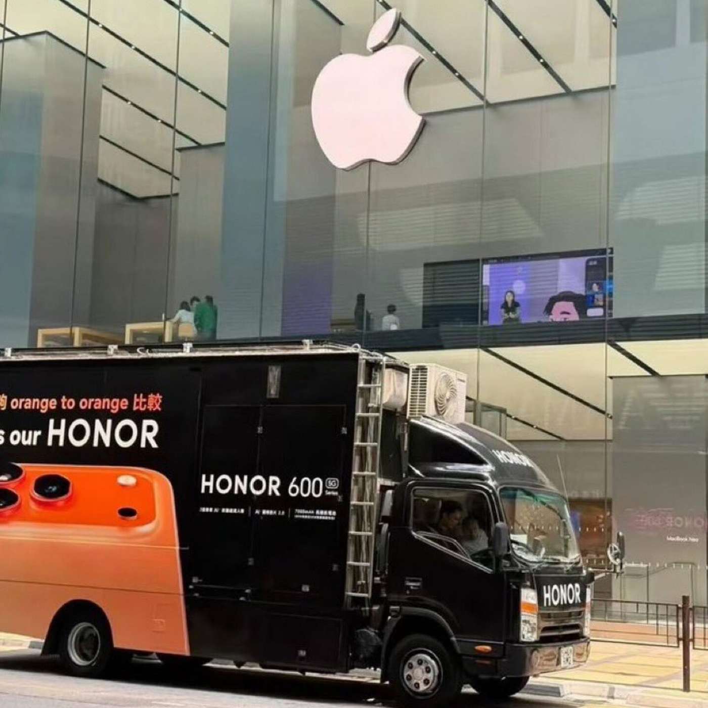 Honor’s Bold Move: When Marketing Audacity Meets the Apple Store episode artwork
