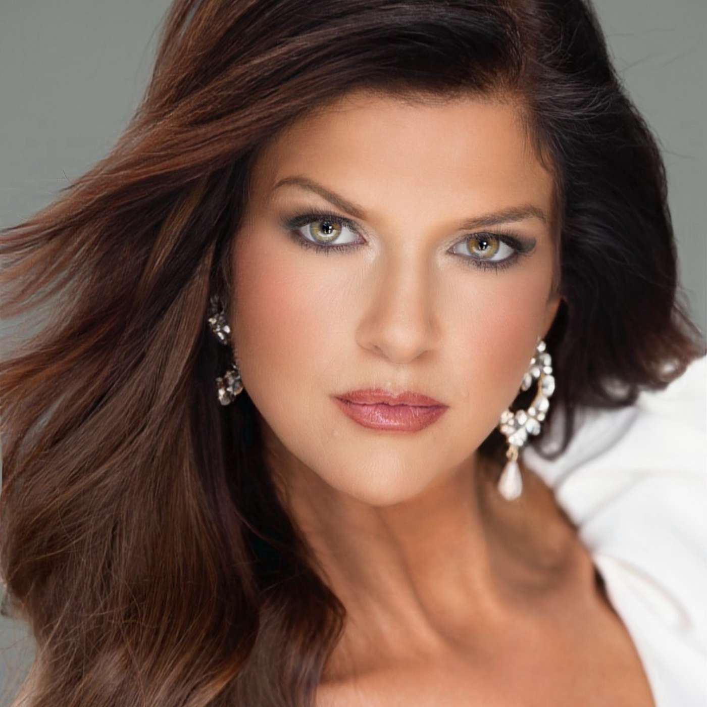 Pageants to Paris Fashion Week: Dana Bradley’s Midlife Modeling Journey episode artwork