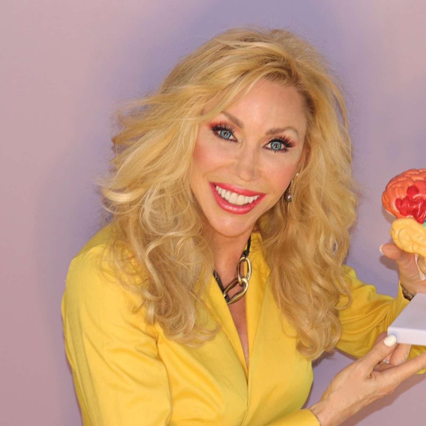 Dr. Cie Allman-Scott talks with Pamela Wirth on the journey from Model to Actress to Media Psychologist, broadcasting answers to life's challenging questions on TV and in podcasts.