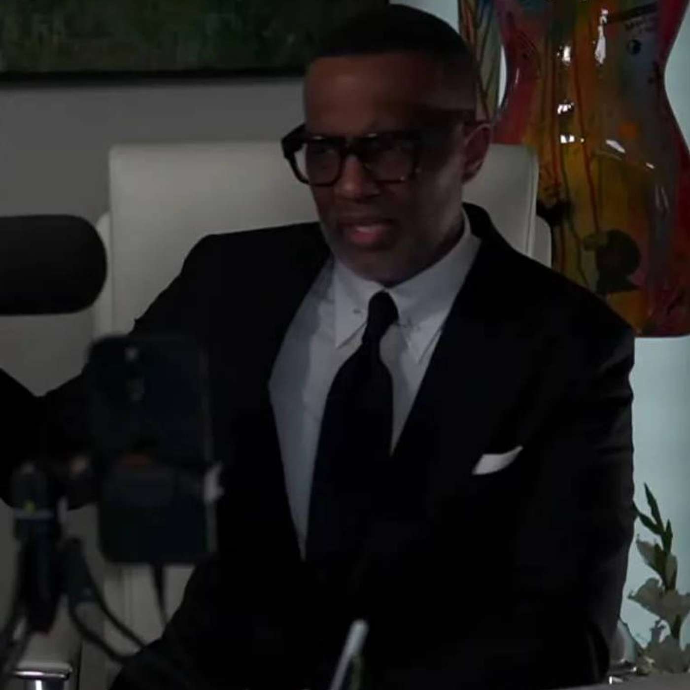 Kevin Samuels Says That Lizzo Can but NOT Cam Newton {Reaction} | Helios Blog 987