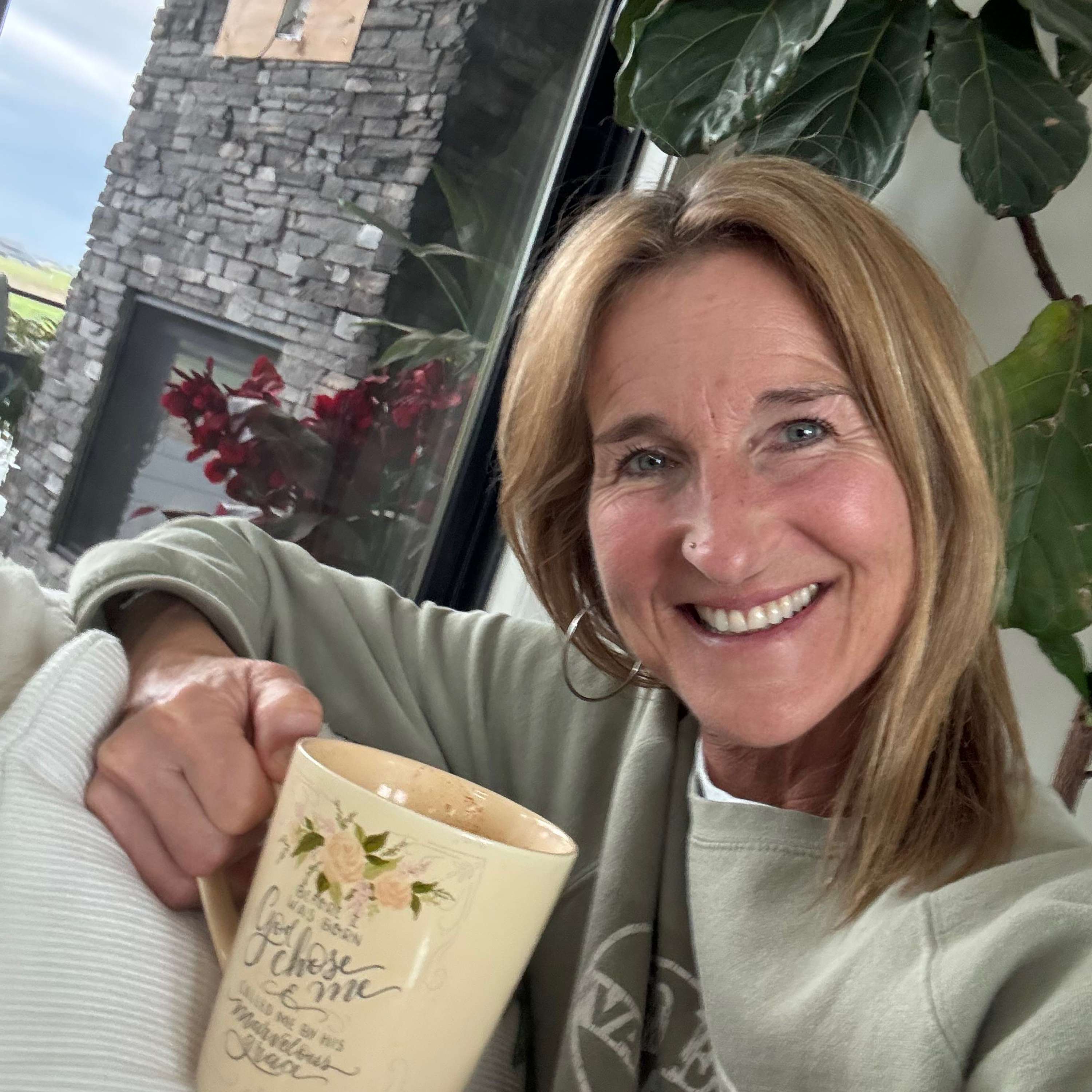 Hey it's you! Shauna Lage here educating and supporting others on lasting wellness. Let's go!
