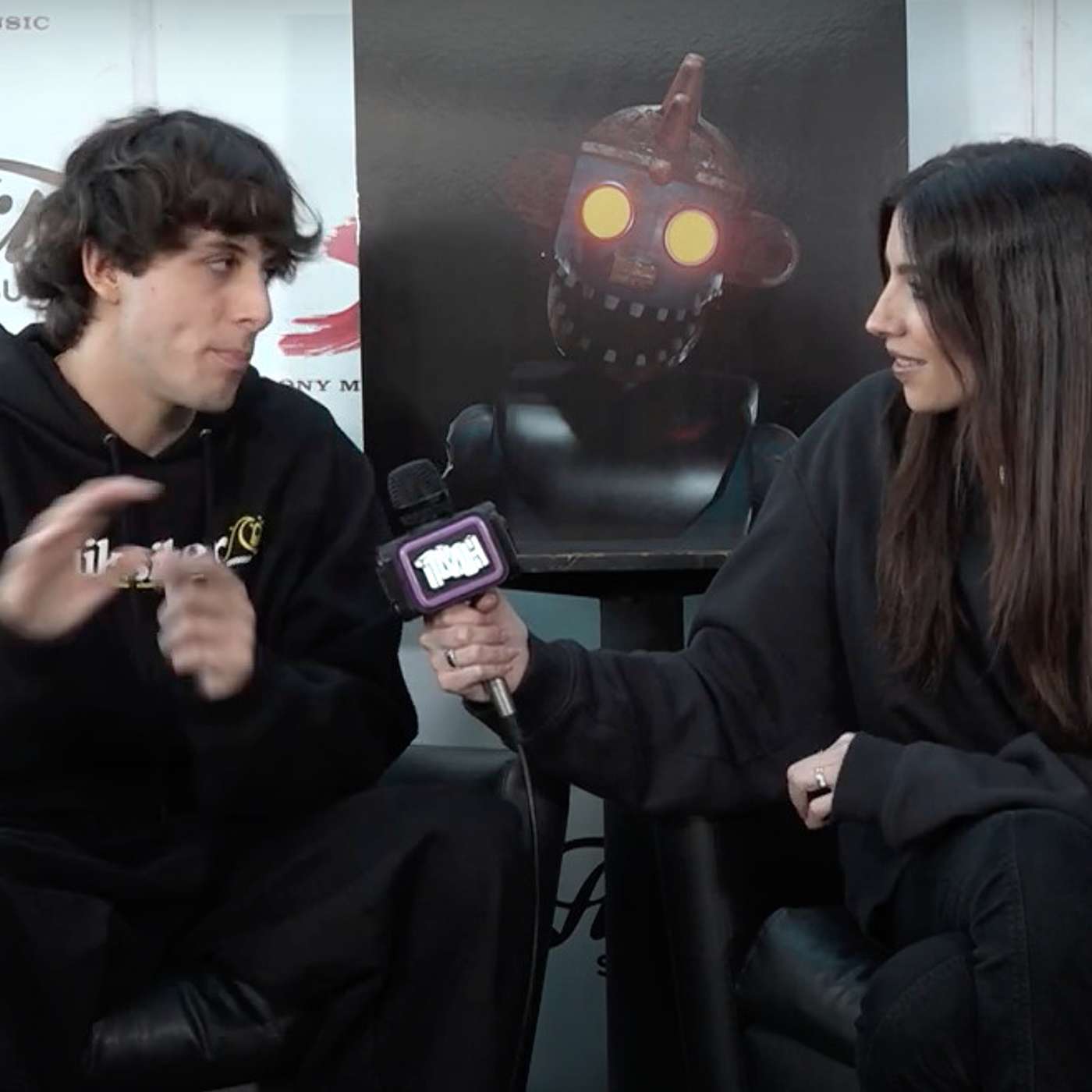 Entrevista a Jaze: "Quiero sentirme siempre conectado conmigo a través de la música" episode artwork