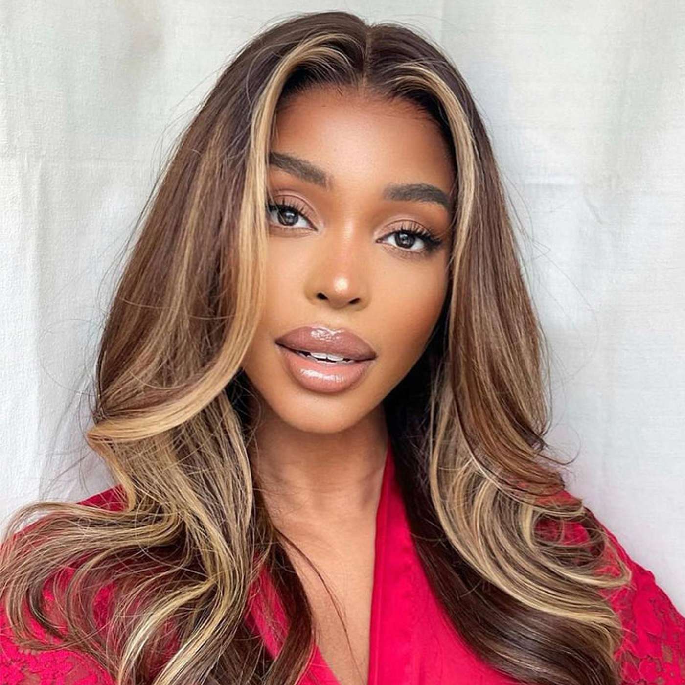 WHAT ARE GLUELESS WIGS AND HOW DO THEY WORK?