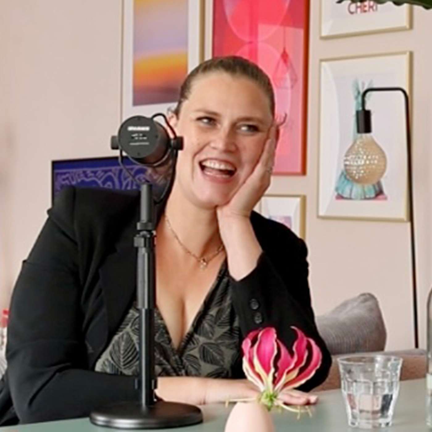 #4 - Van Overleven naar Ondernemen - met Lou Kroeze #4 - Van Overleven naar Ondernemen - met Lou Kroeze