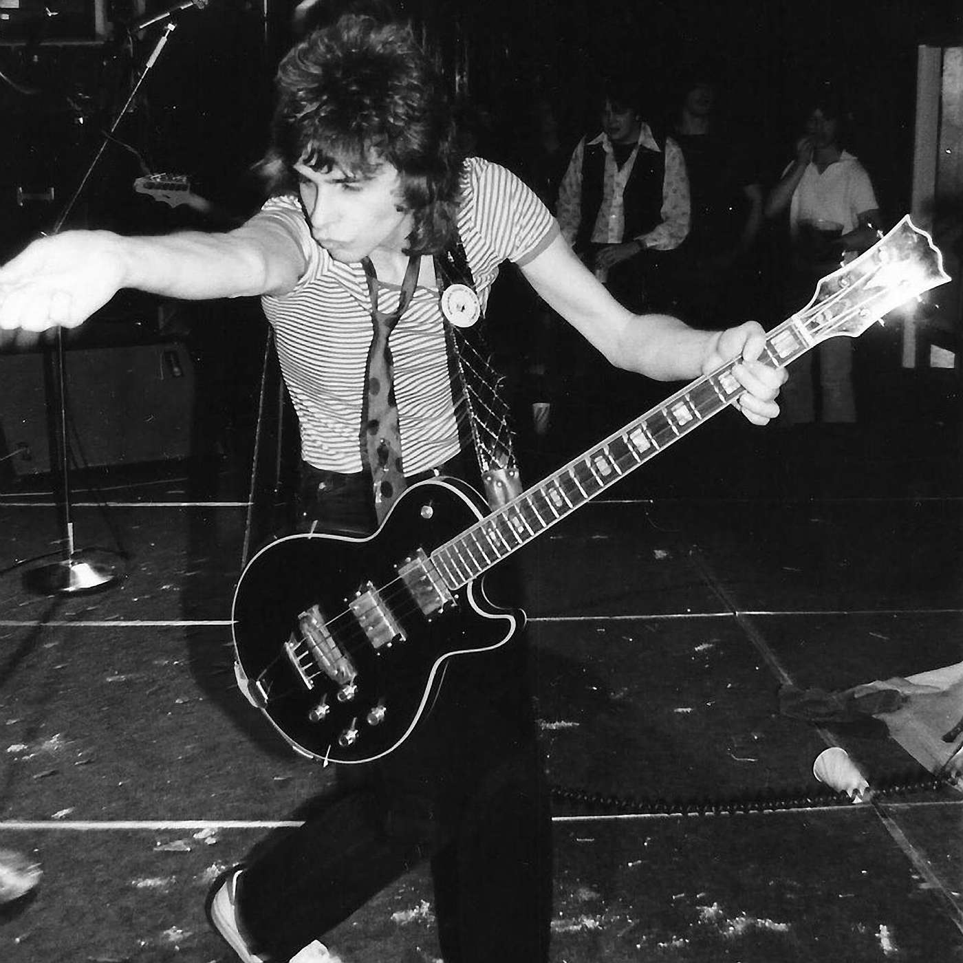 Steve Scariano on Bass Guitar – A Rock and Roll Life