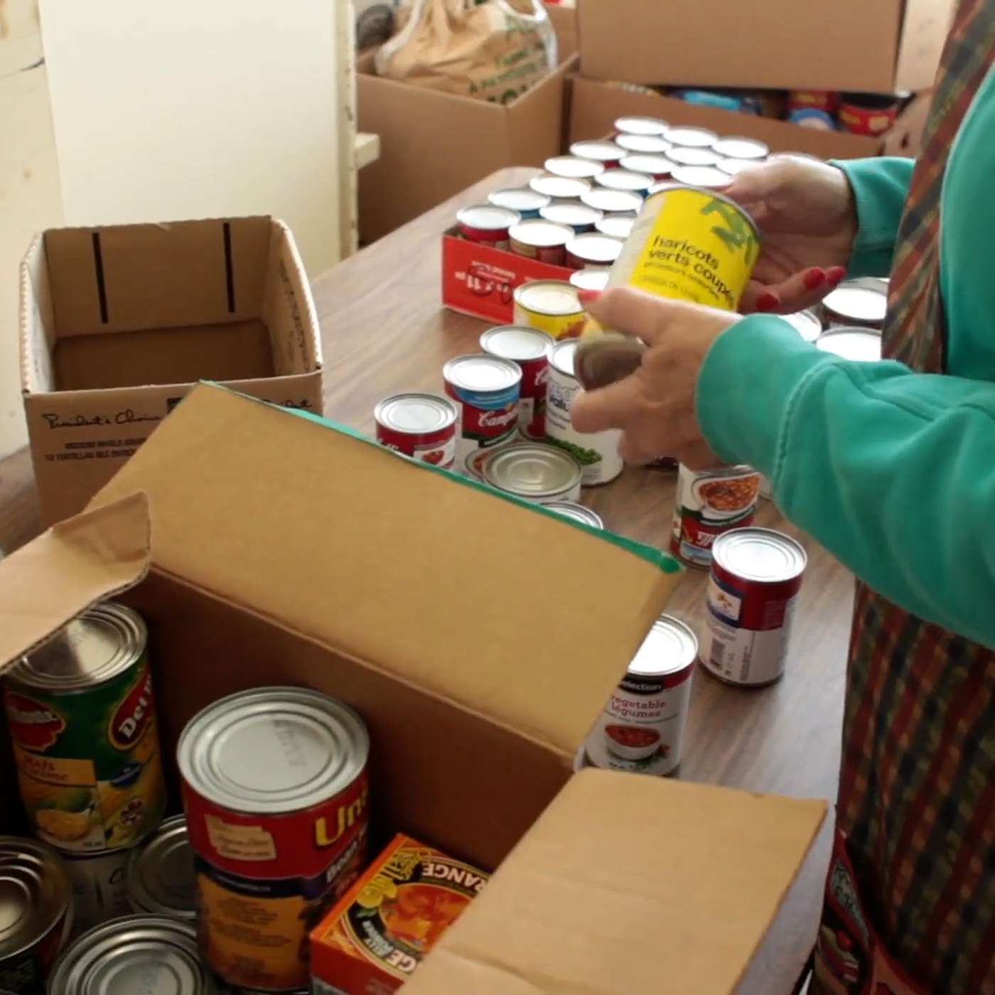 Food Pantries Strain to Keep Up After Shutdown Food Pantries Strain to Keep Up After Shutdown