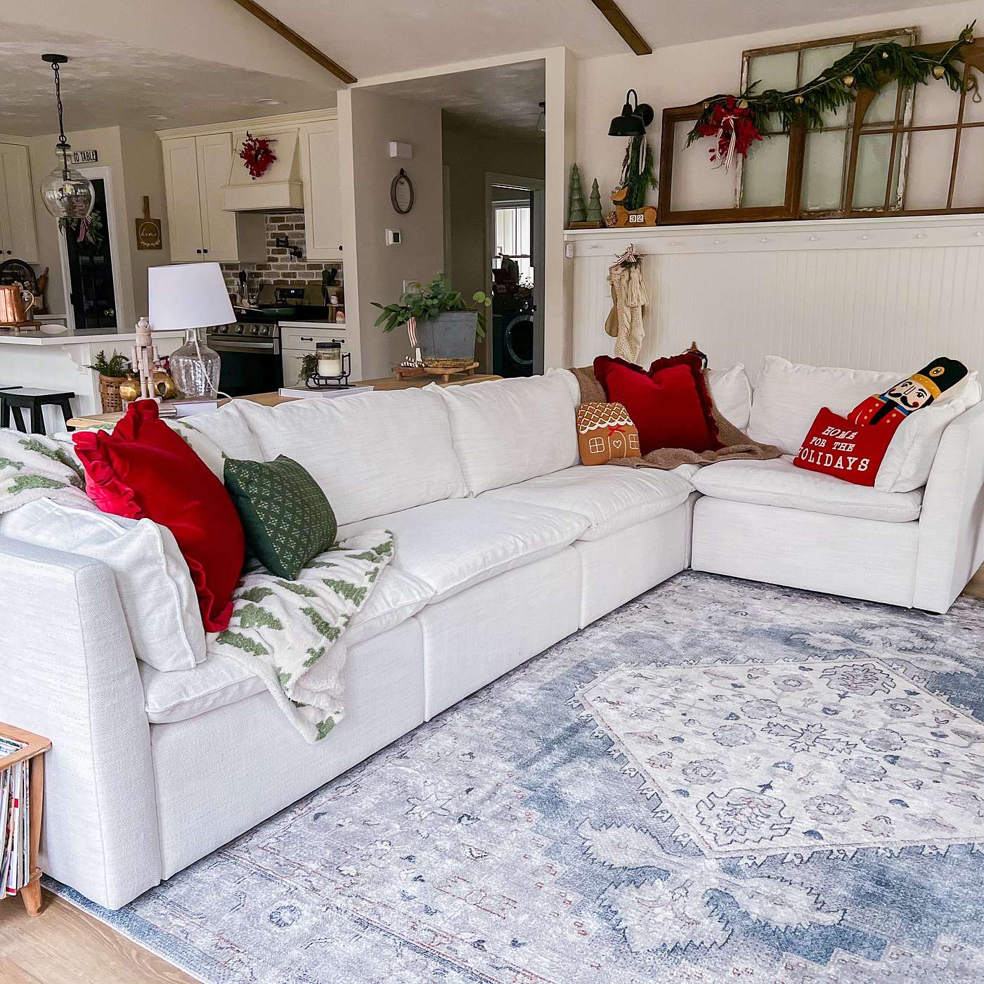 How to Decorate and Cozy Up Your Entire Home This Christmas Holiday Season