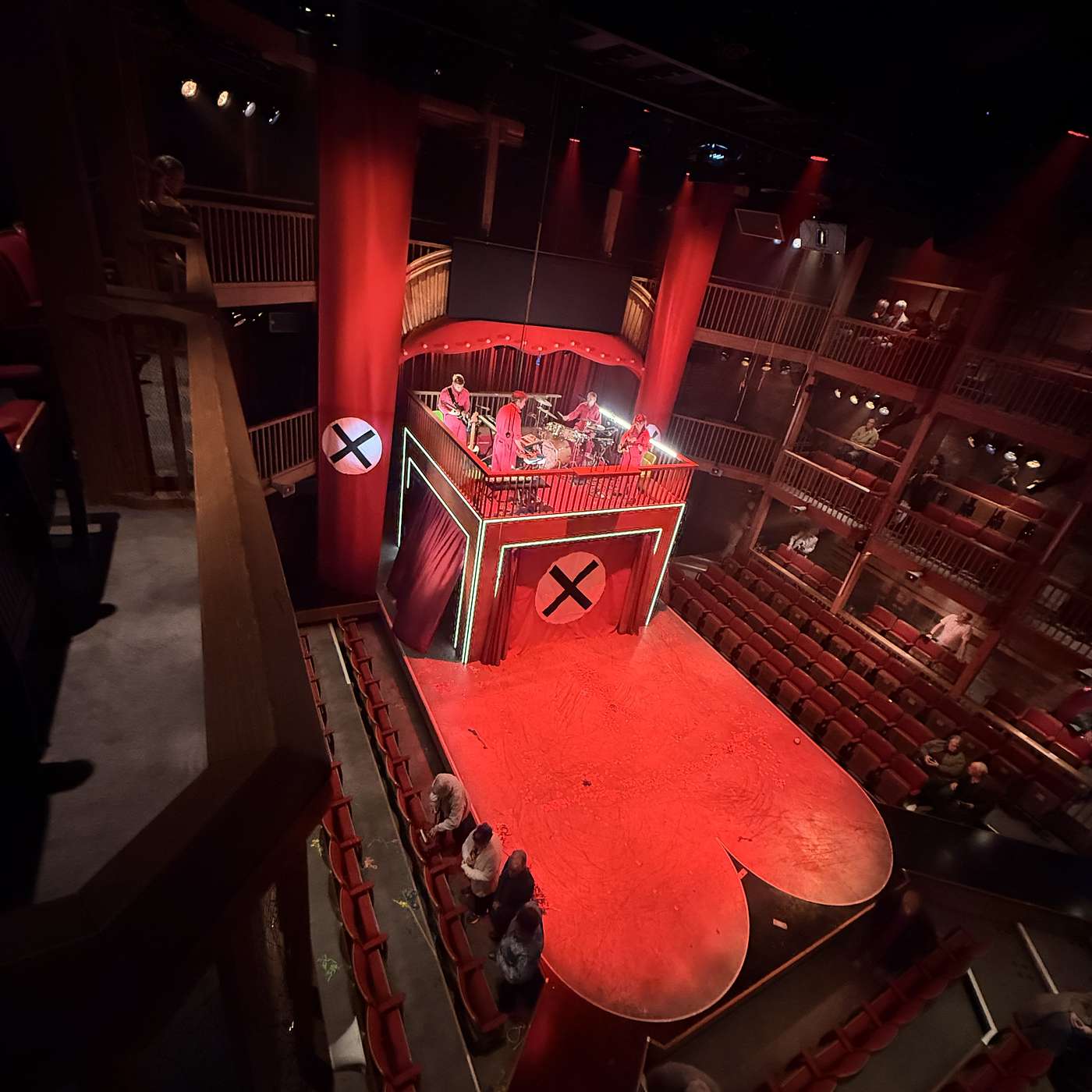 Gretel absorbs William Shakespeare’s Stratford-Upon-Avon and chats with Sir Richard Eyre  🎭