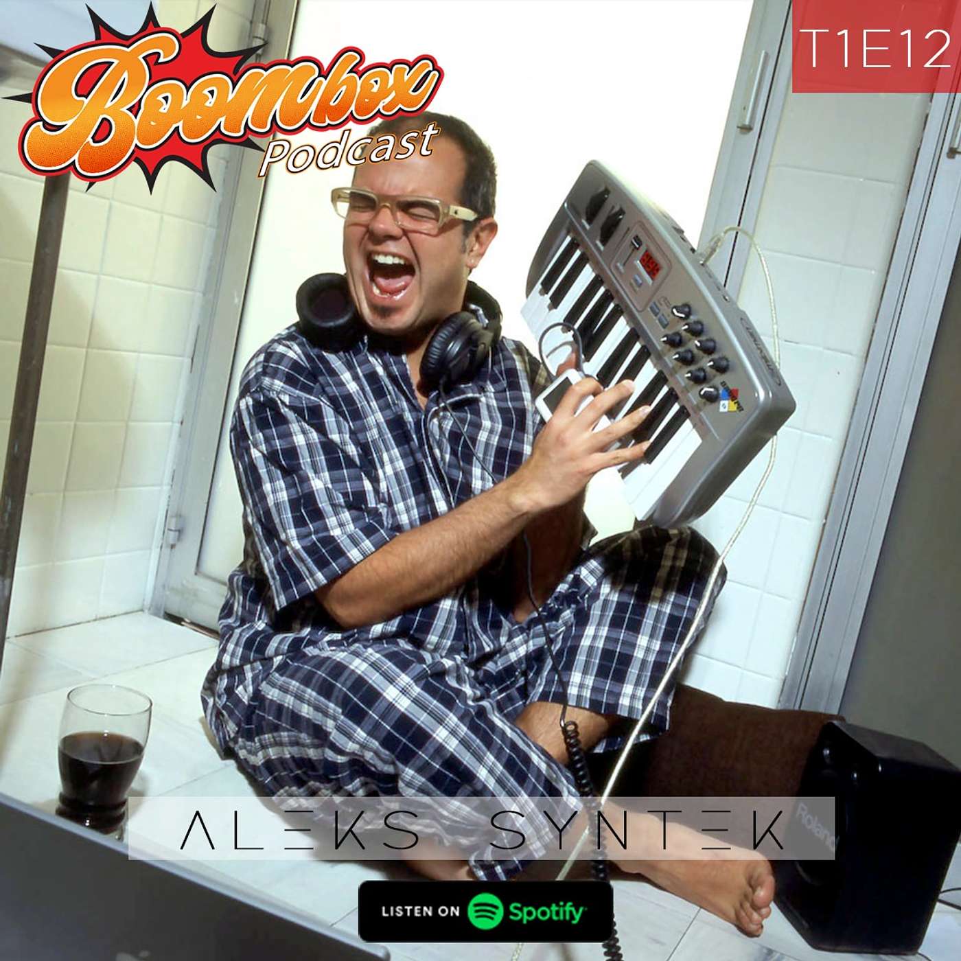 #012 Aleks Syntek, y el divertido encuentro cuando David Eisenberg fotografía al ingenioso compositor yucateco, en pijamas , con su teclado, en el baño de su hogar. #012 Aleks Syntek, y el divertido encuentro cuando David Eisenberg fotografía al ingenioso compositor yucateco, en pijamas , con su teclado, en el baño de su hogar.