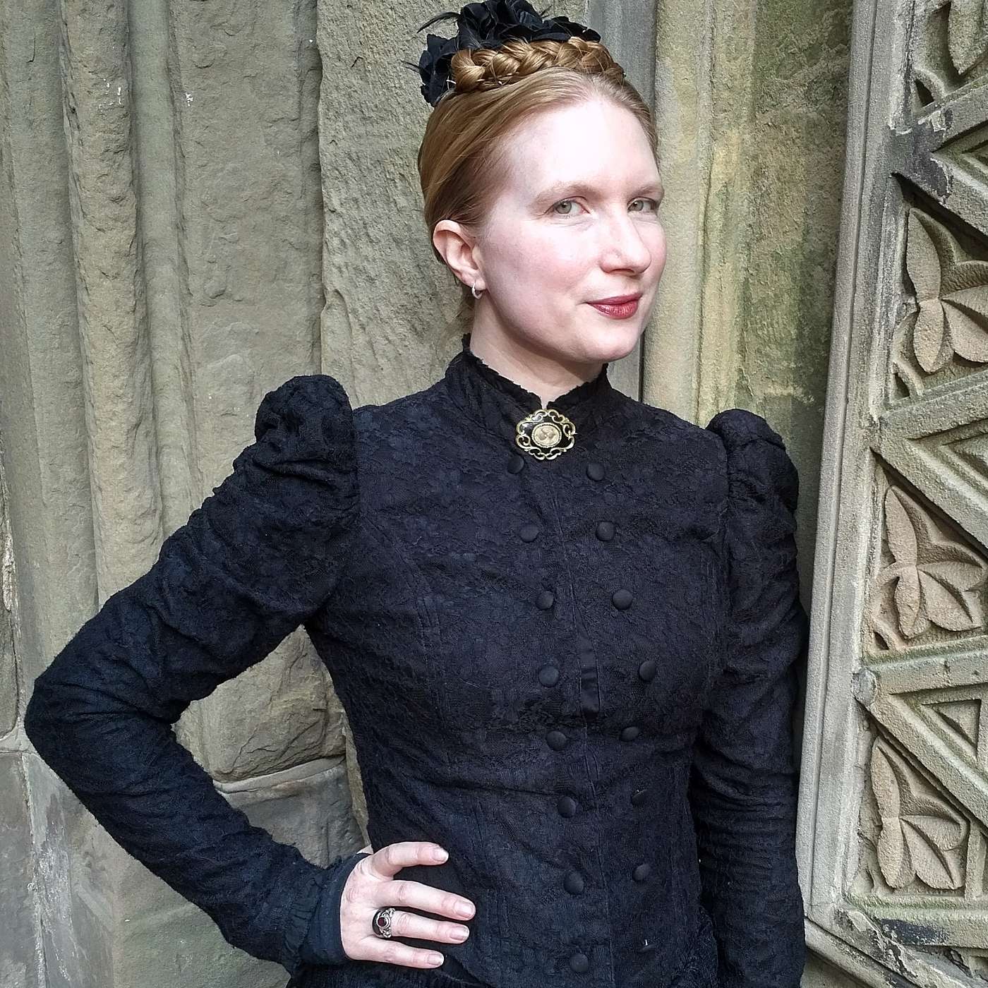 Leanna Renee Hieber: Gothic Storyteller and Haunted History Tour Guide episode artwork