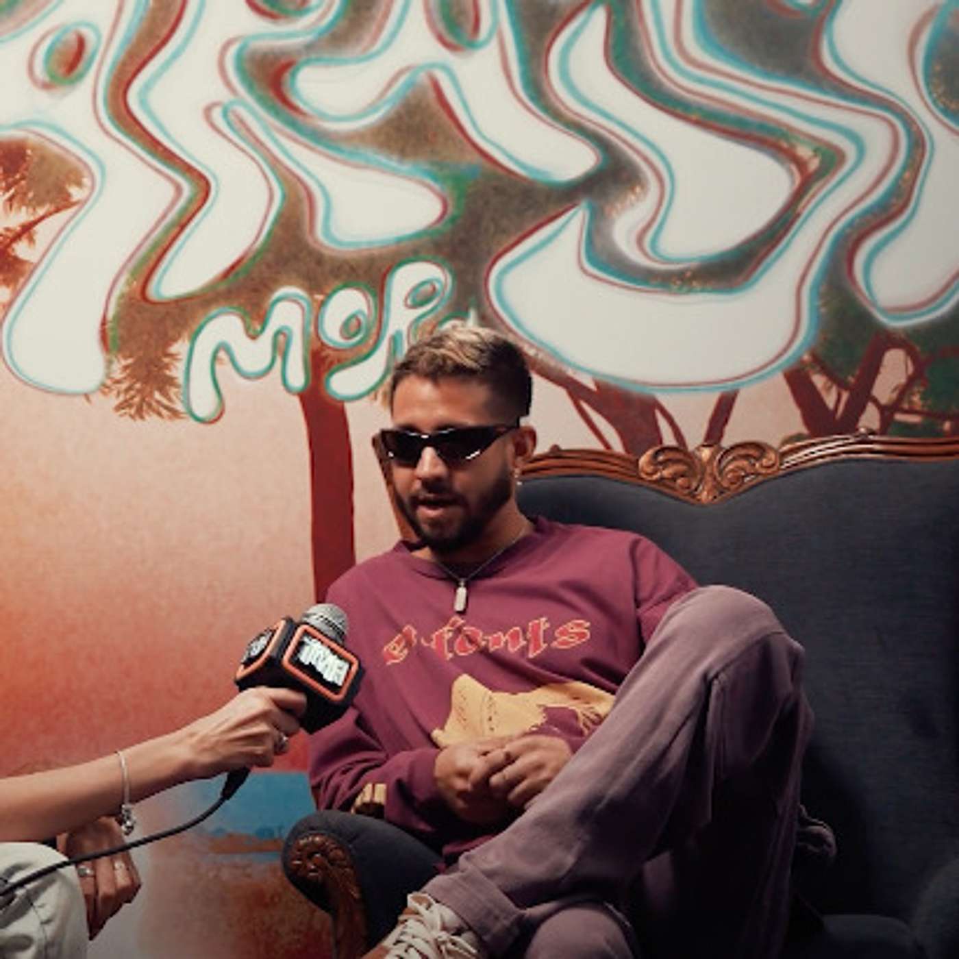 Entrevista a Mora: "Cuando me trepo a un escenario tengo un blackout" episode artwork